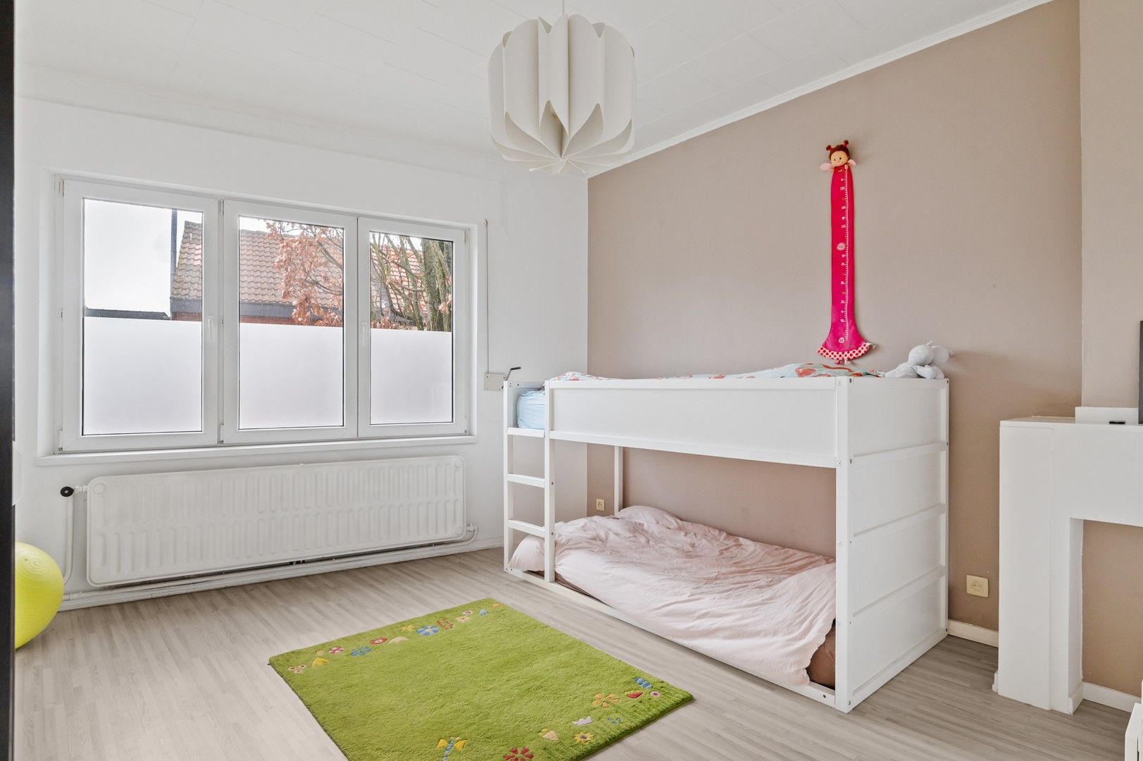 Knappe eengezinswoning met 3 slaapkamers en zonnige tuin foto 9