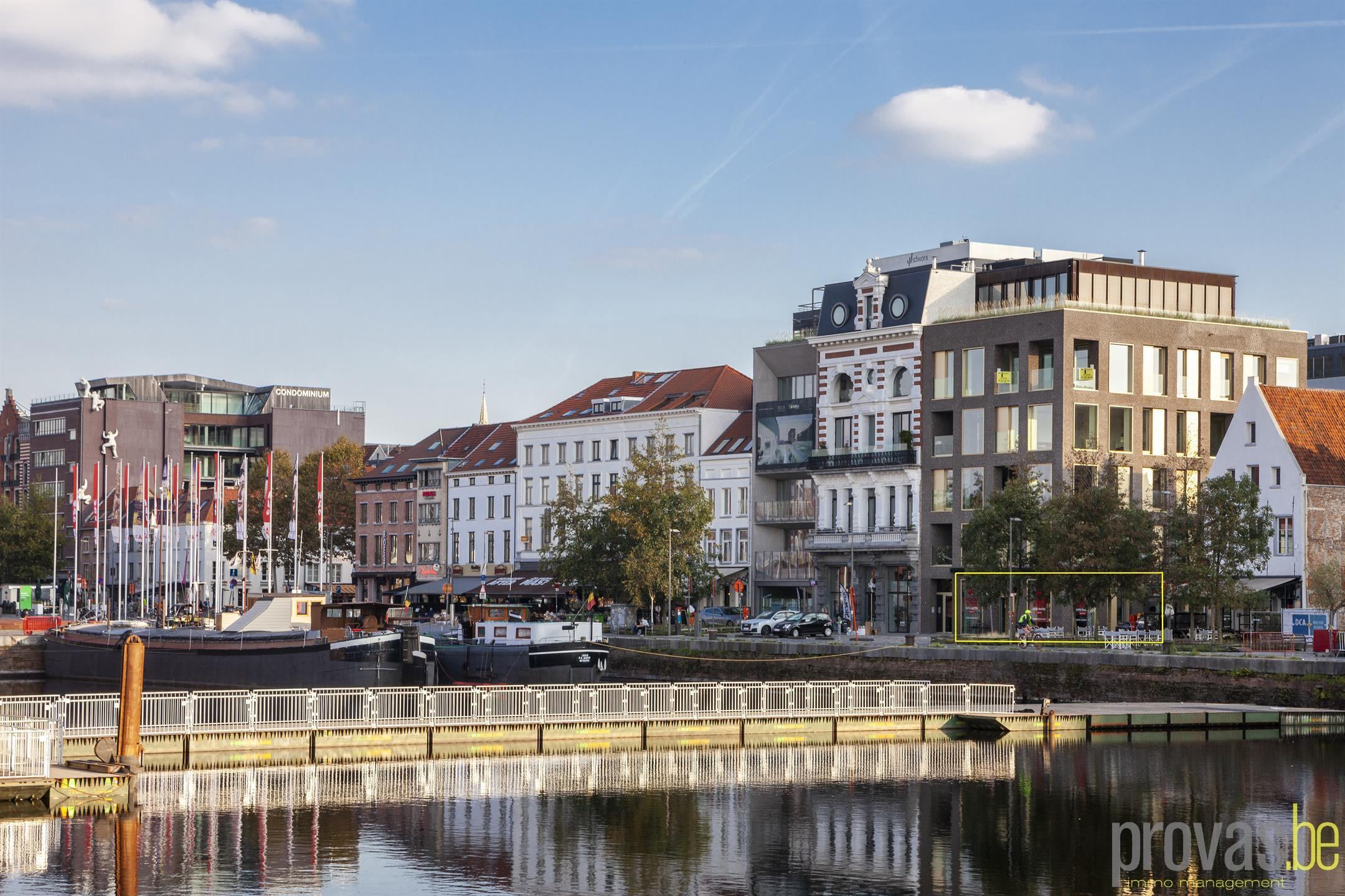 UNIEKE LUXEHANDELSRUIMTE AAN HET MAS foto 11