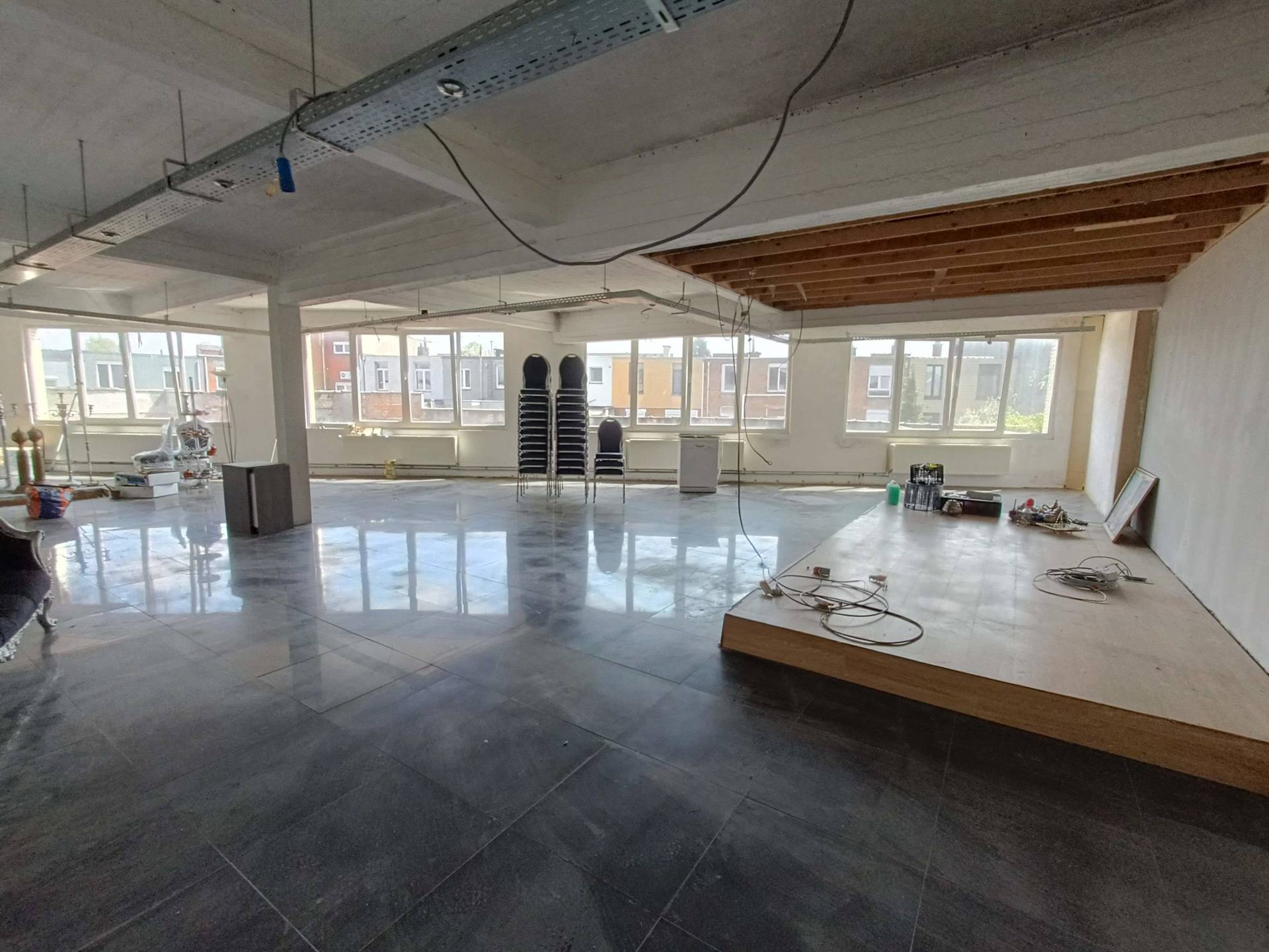 Gebouw voor gemengd gebruik te huur in Deurne foto 5