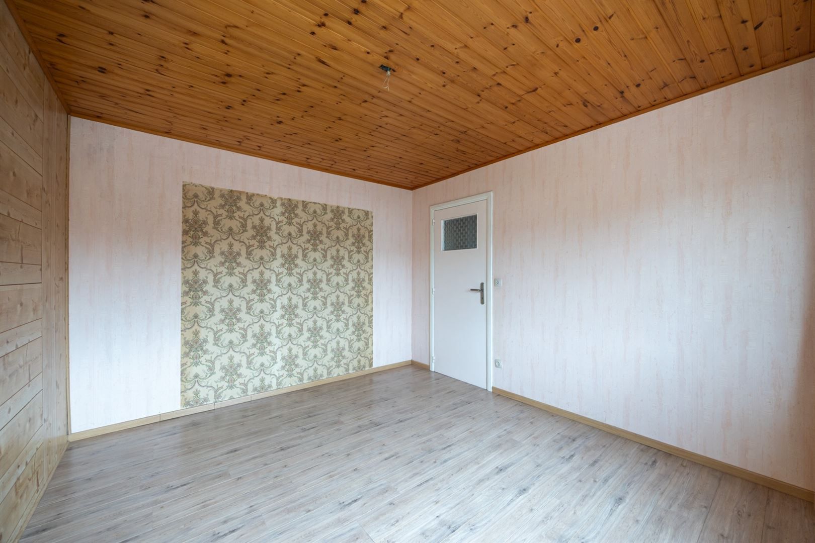 Halfopen woning met potentieel foto 14