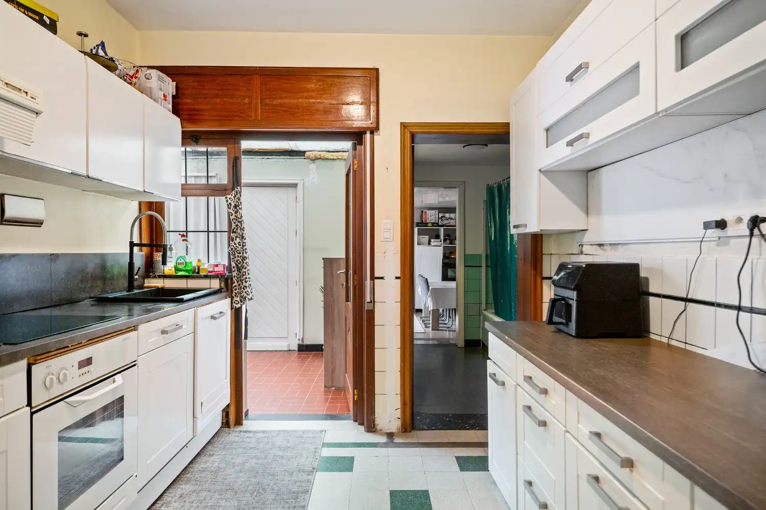 Ruime woning met 3 slpkrs foto 6