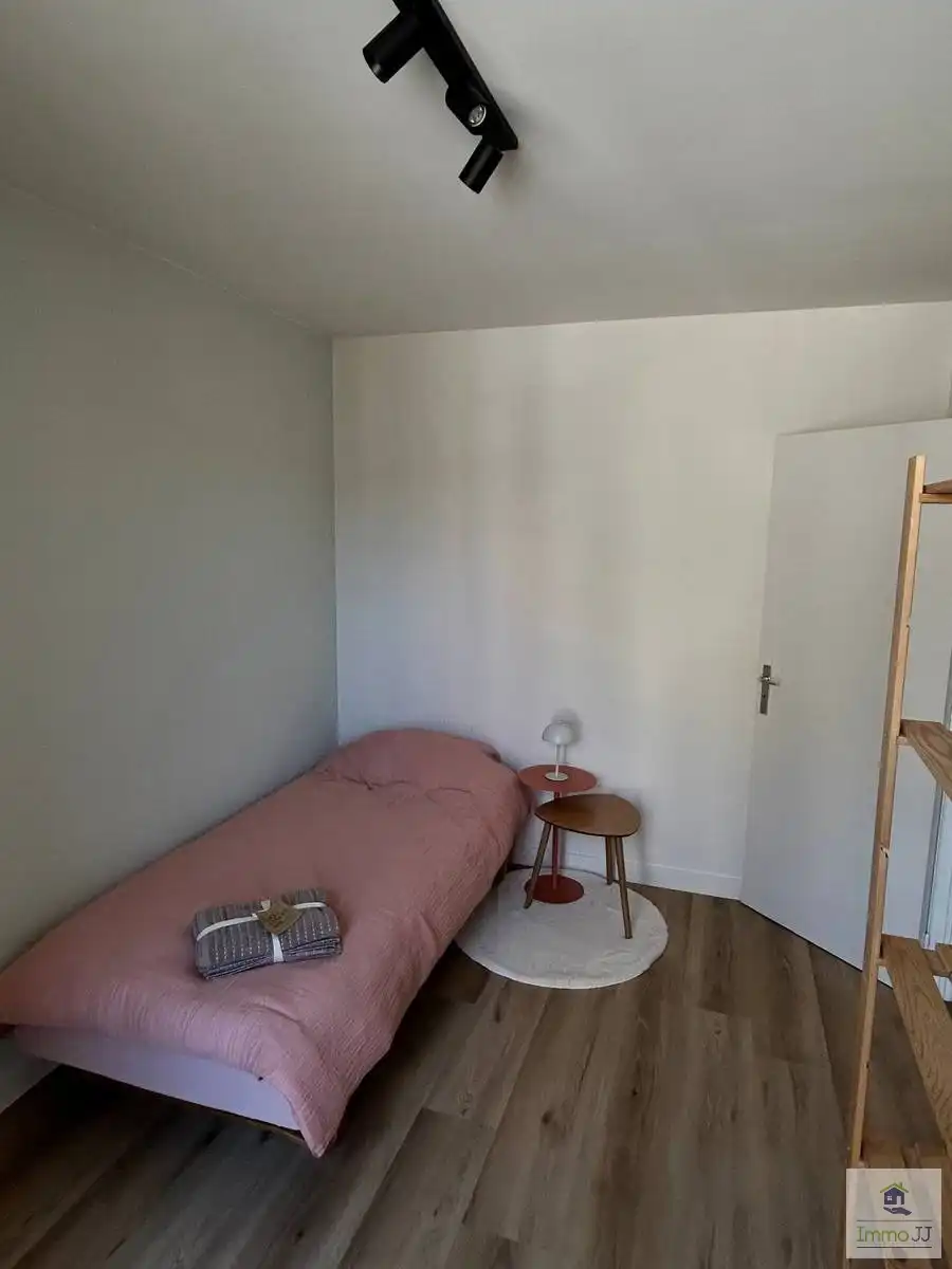 Gemeubeld appartement met 2 slaapkamers in Genk centrum foto 5