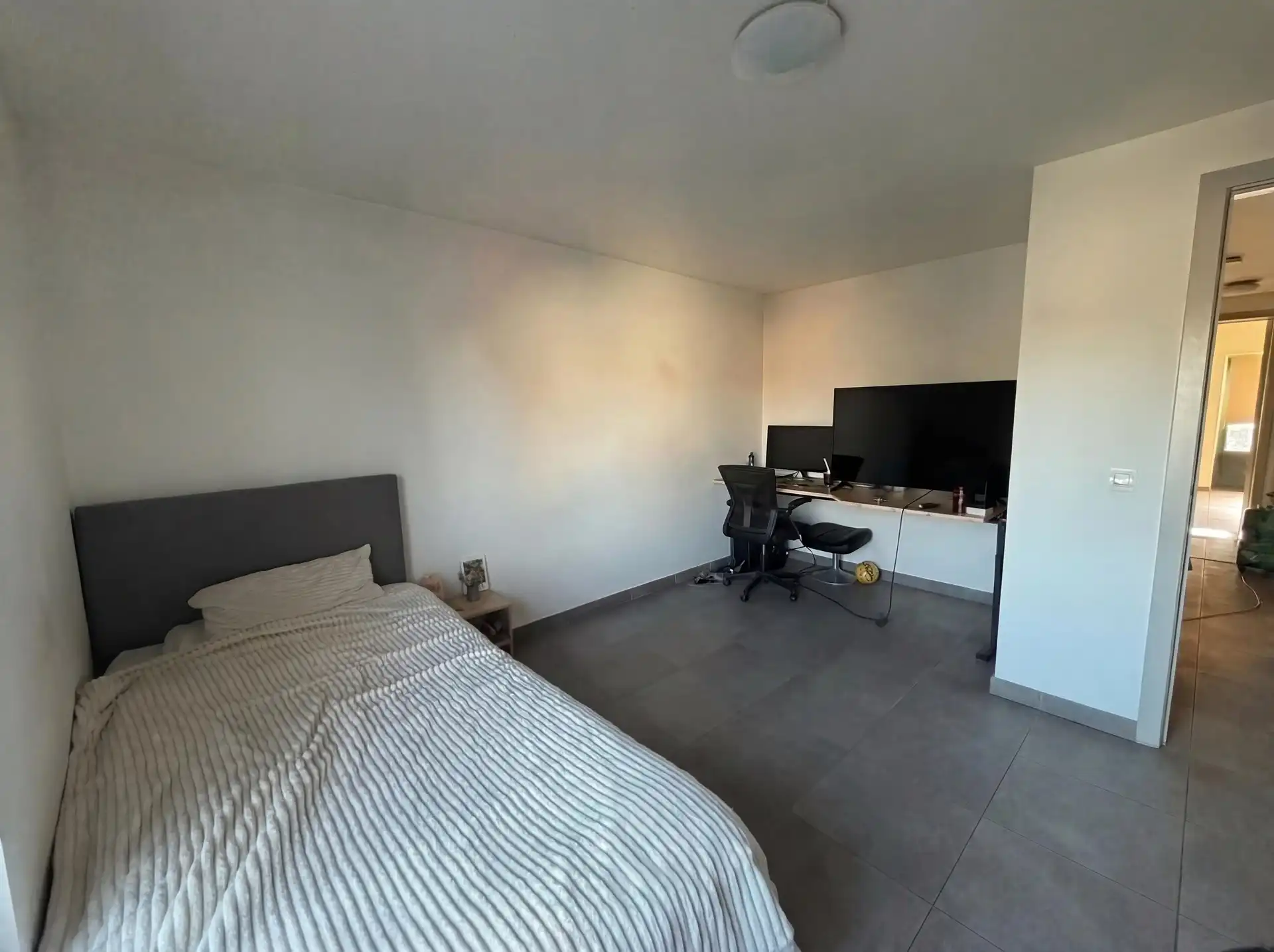 Ruim appartement met twee slaapkamers in centrum Aalst foto 6