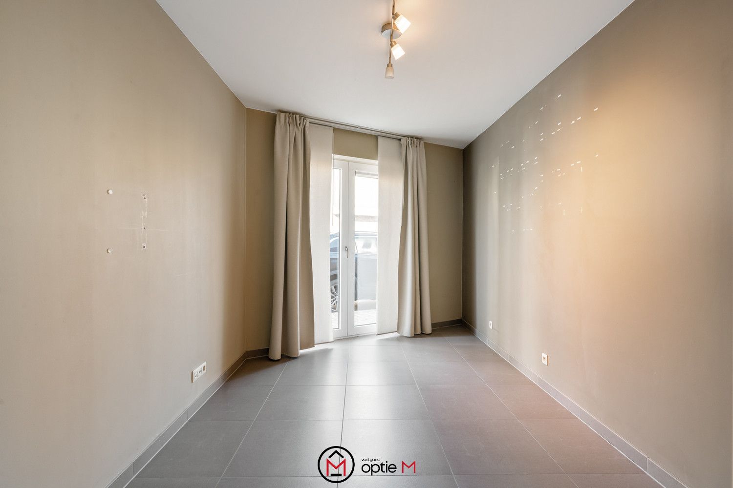 GELIJKVLOERS APPARTEMENT IN BILZEN foto 7
