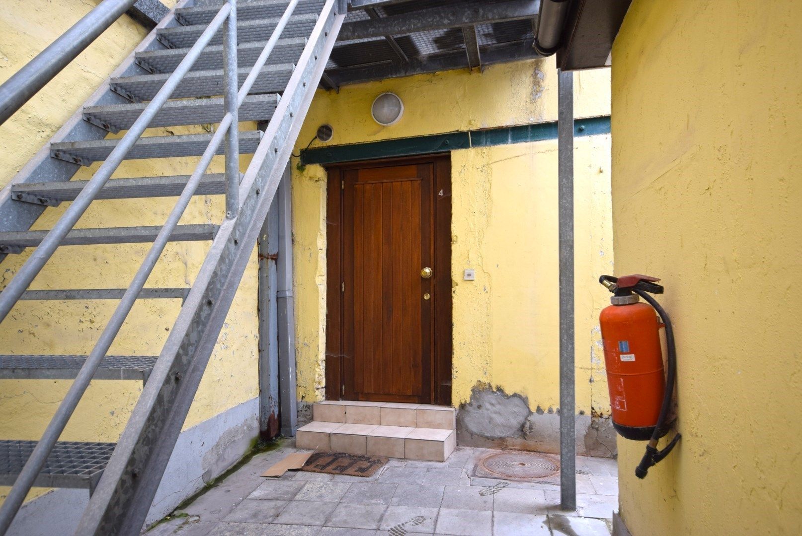 EENSLAAPKAMER APPARTEMENT NABIJ CENTRUM ROESELARE  foto 7