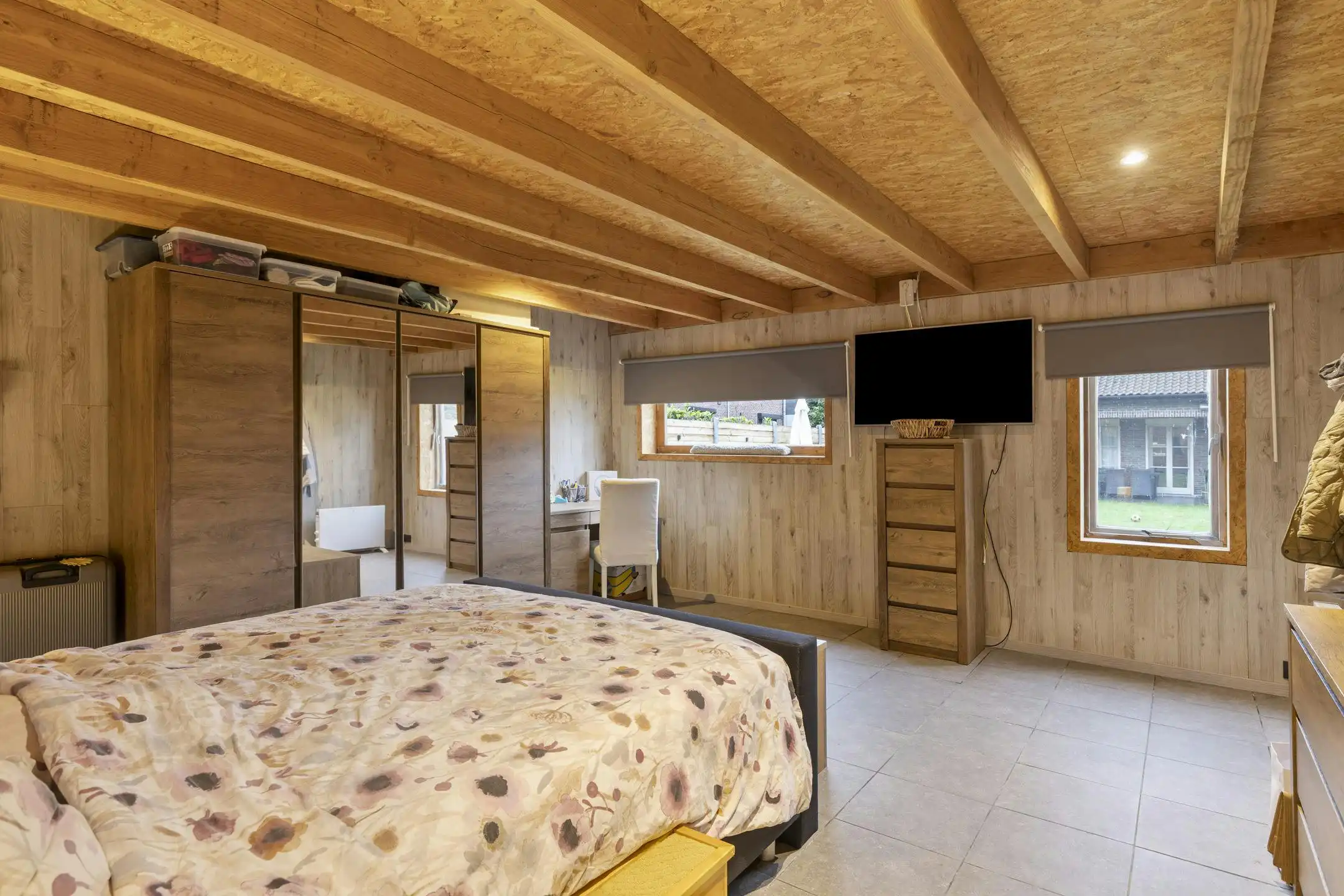 Ruime bungalow met gastenverblijf of ruimte voor bijberoep foto 28