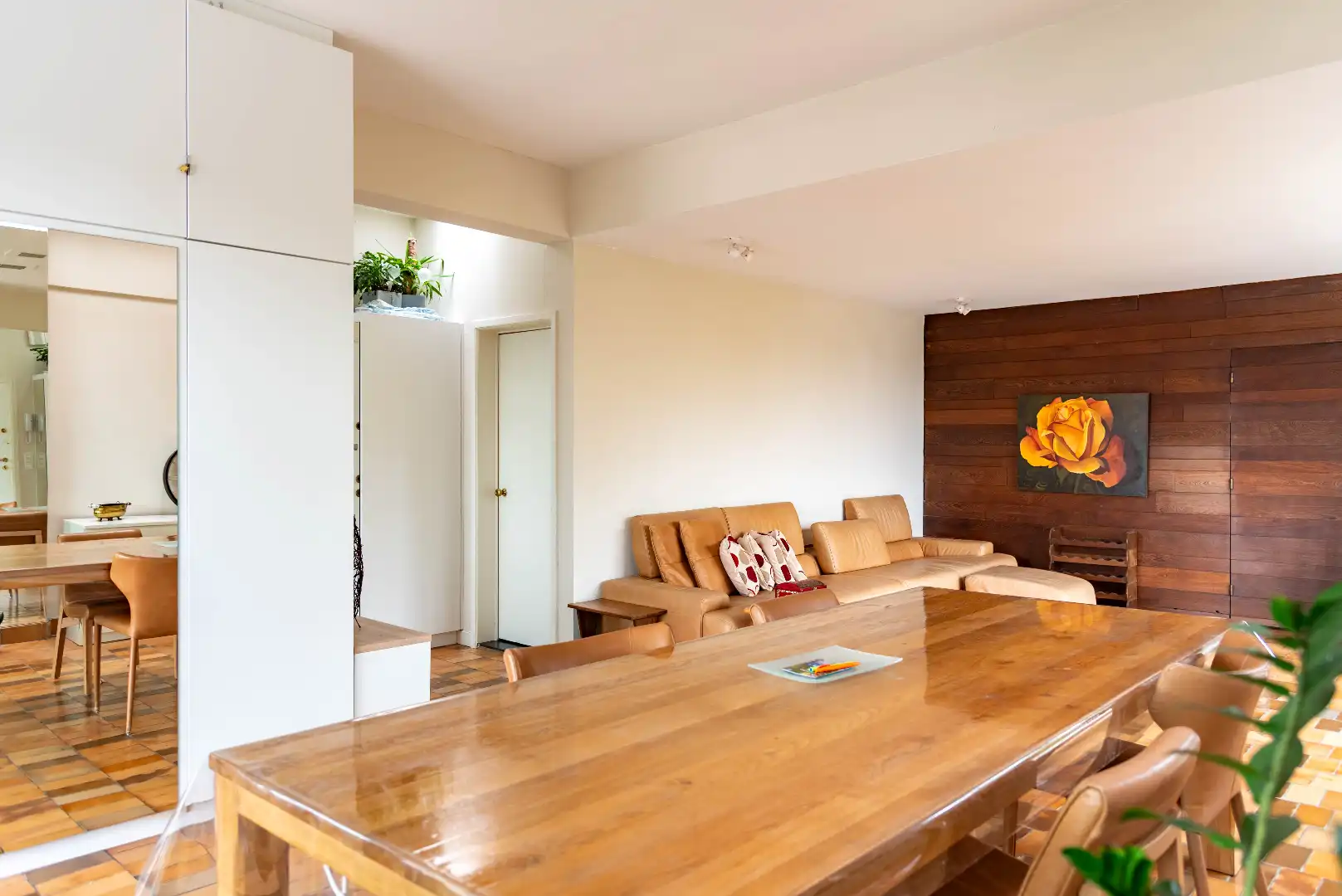 Gemeubeld 2-slaapkamerhoekappartement met groot terra foto 3