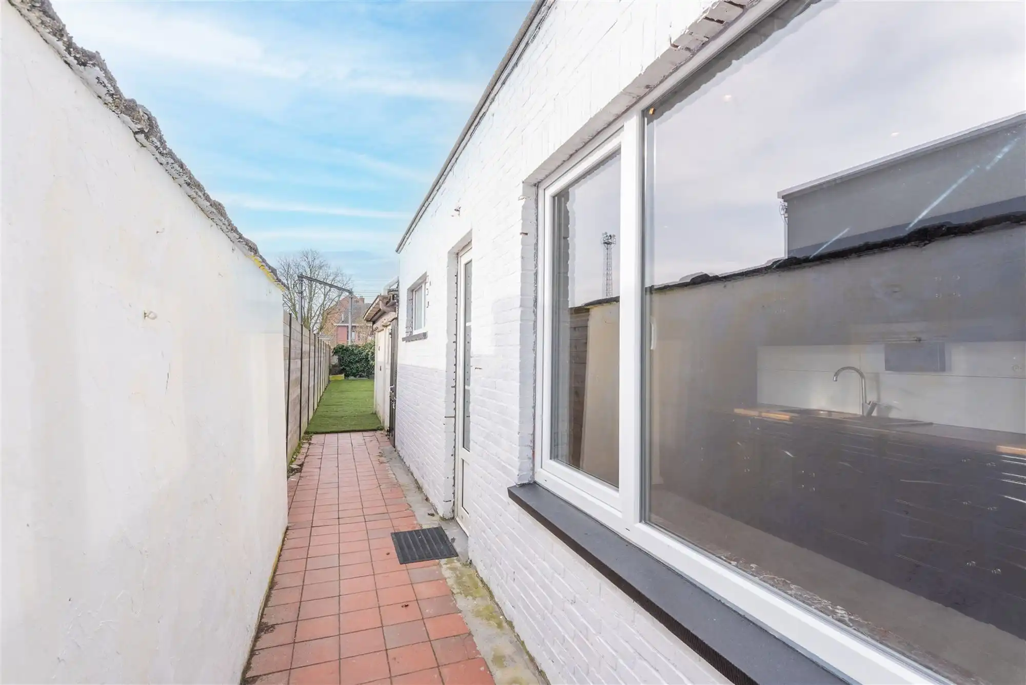 Gerenoveerde ruime gezinswoning met 4 slpks foto 17