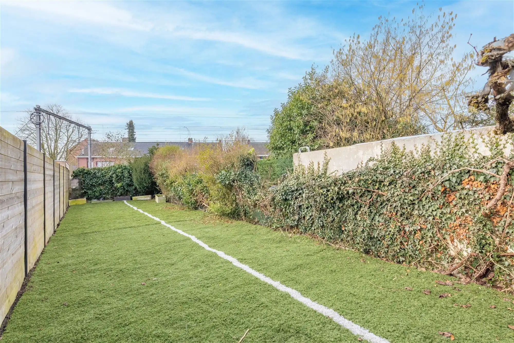 Gerenoveerde ruime gezinswoning met 4 slpks foto 17