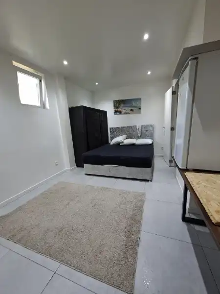 Centrum Izegem - Gelijkvloer appartement met garage en hobbyruimte foto 11