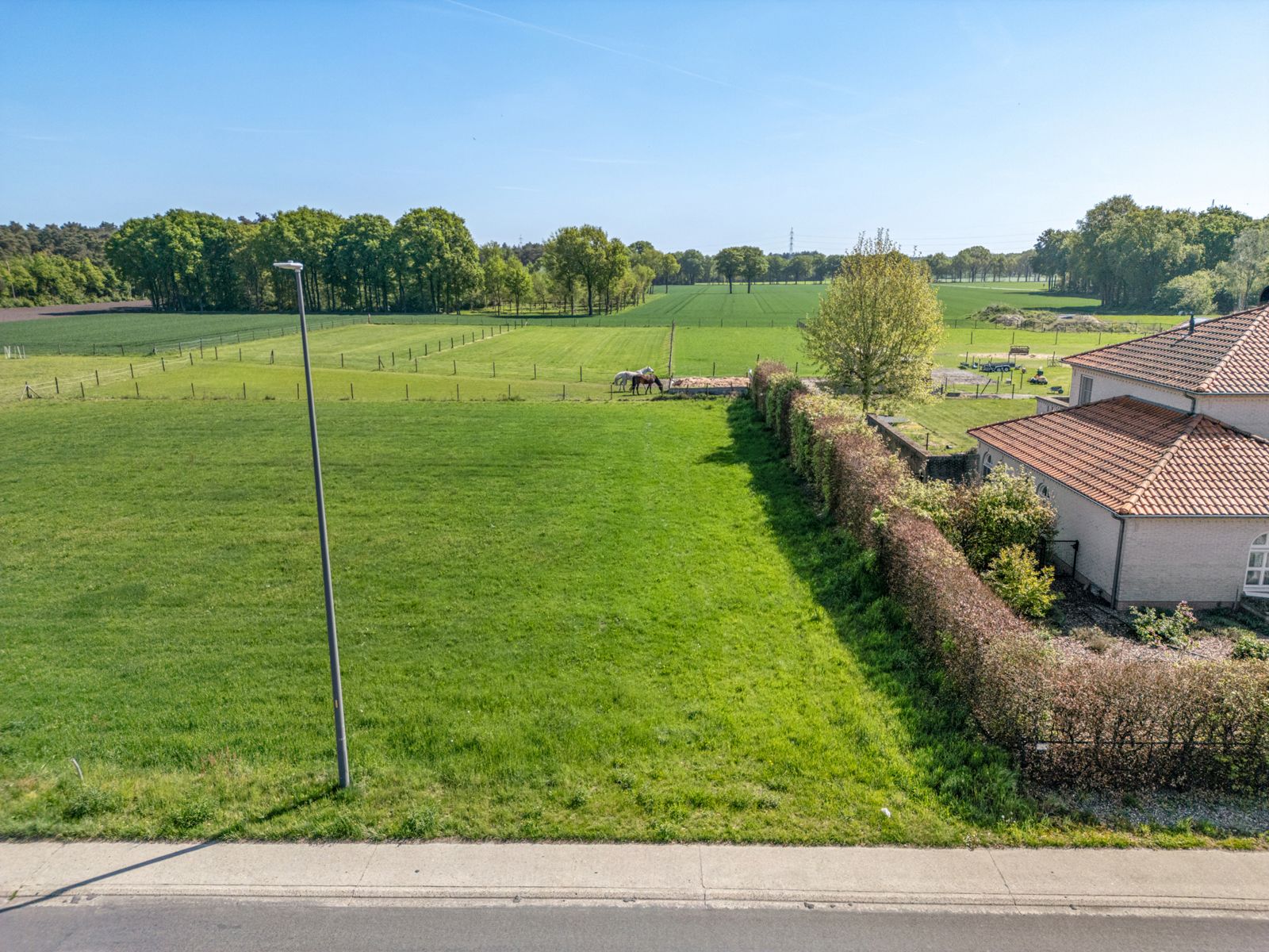 Bouwgrond van 900 m² met vrij uitzicht op agrarisch gebied foto 3