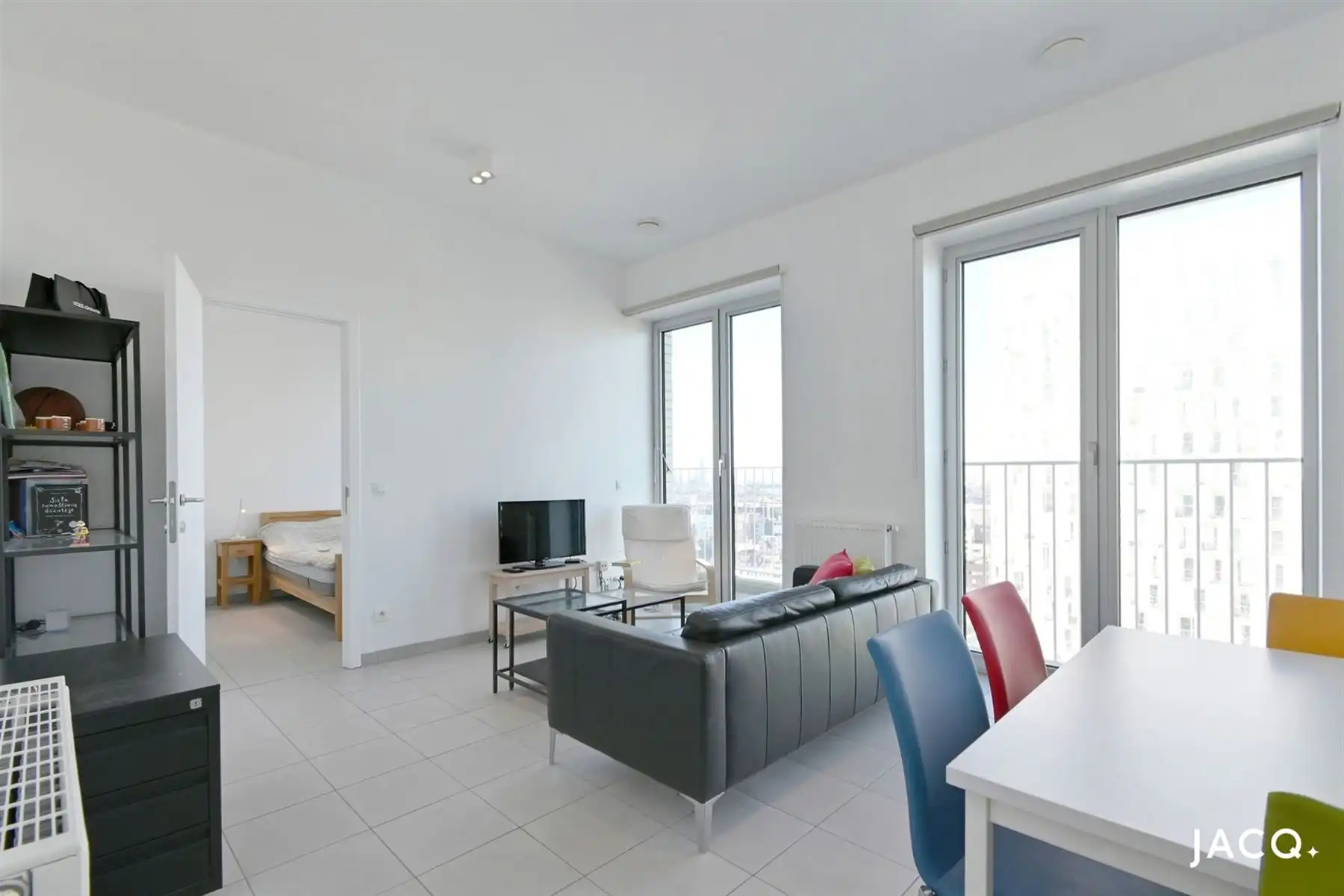 Recent lichtrijk appartement te Antwerpen! foto 2
