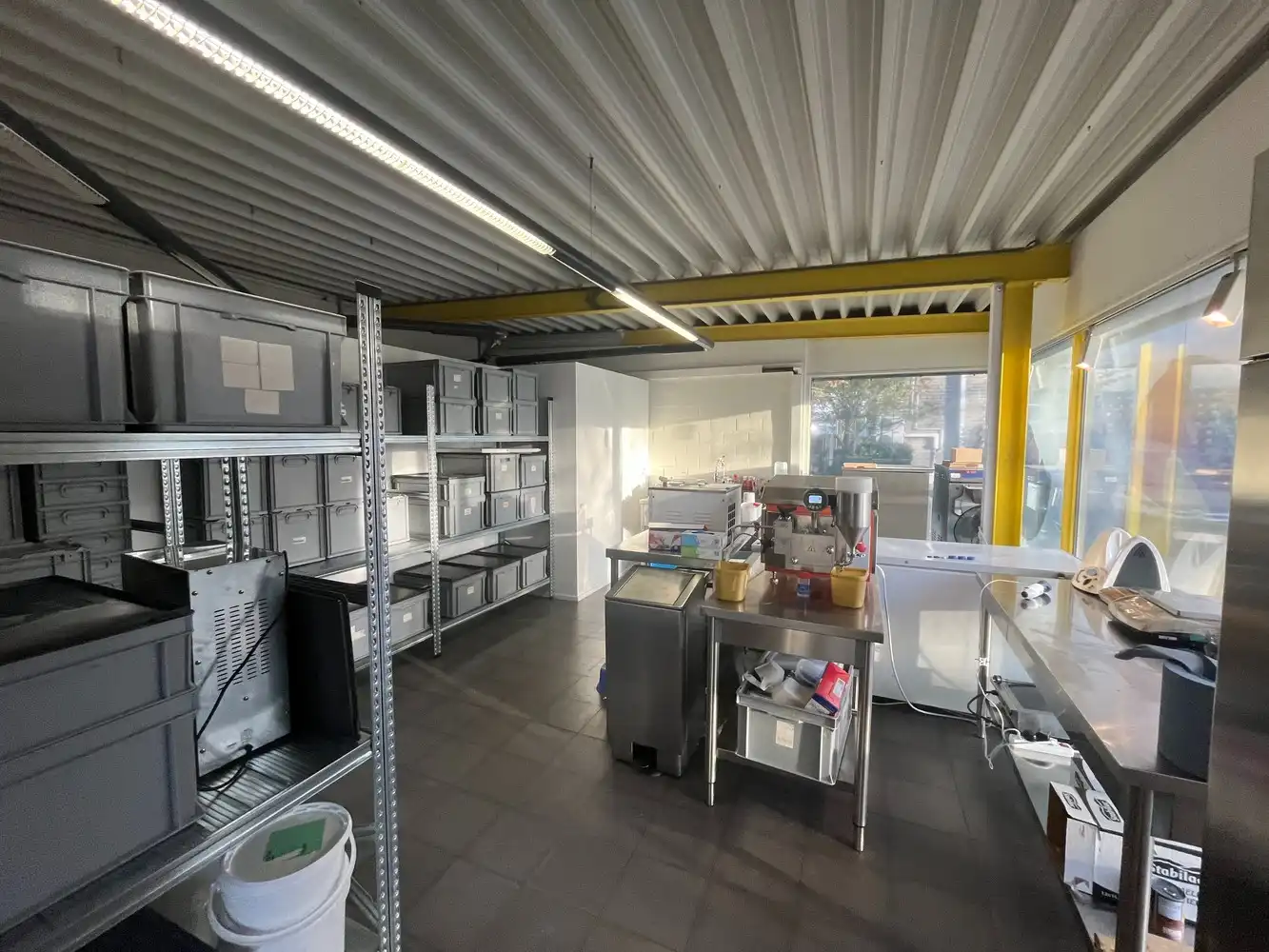 1.144m² Bedrijfsgebouw op 25a38ca foto 6