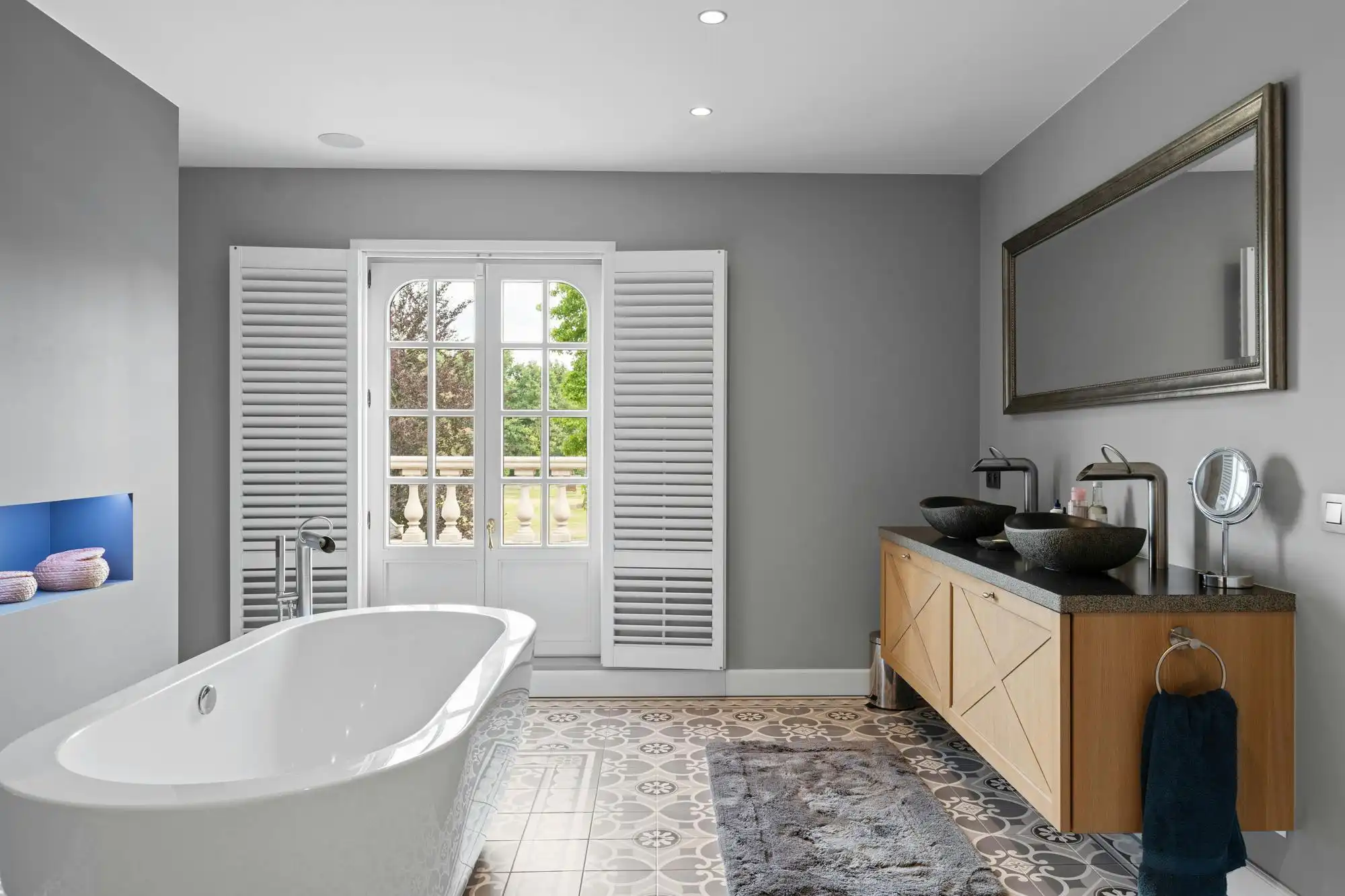 Villa met praktijkruimte en weilanden te koop in Geel foto 8