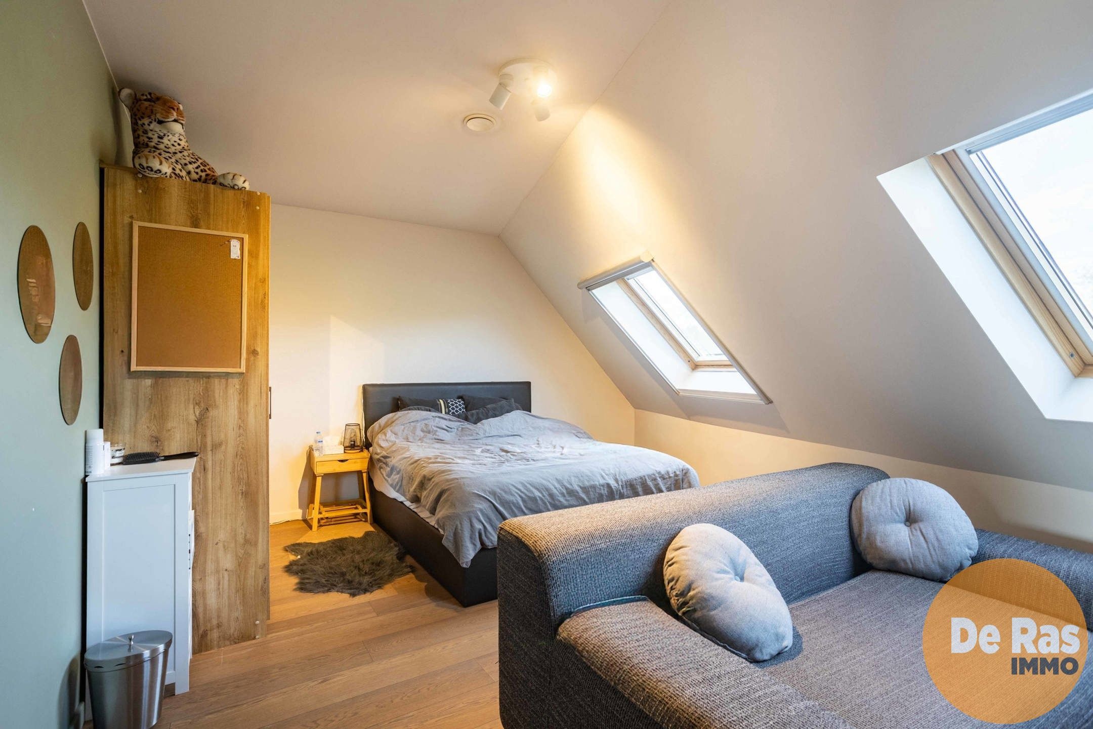 HERZELE - Recente gesloten bebouwing op een centrale ligging foto 20