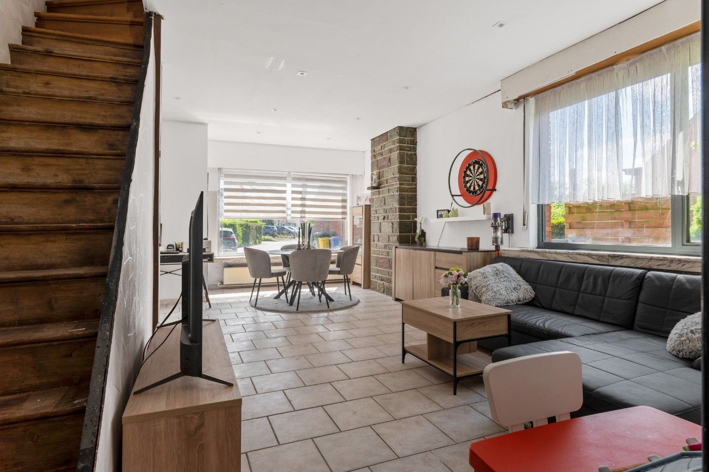 Ruime woning met 3 slpk. op prachtig perceel van 1285 m² foto 4