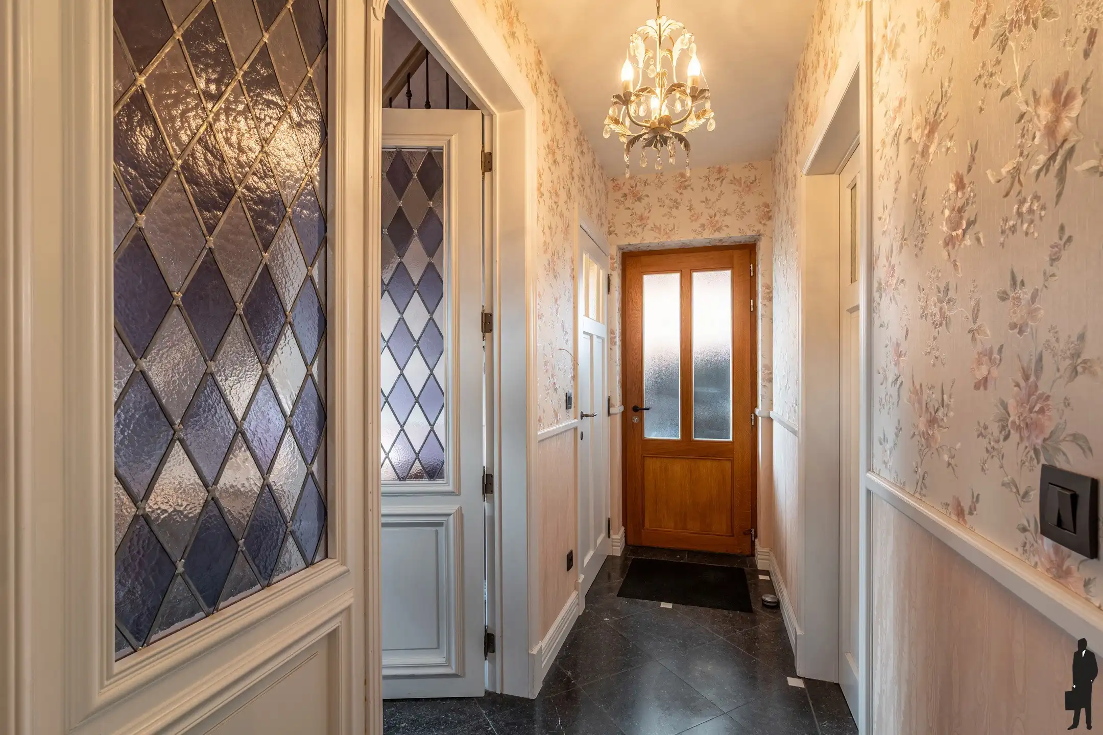 Unieke villa met studio en zwembad op maar liefst 4.270 m² foto 4