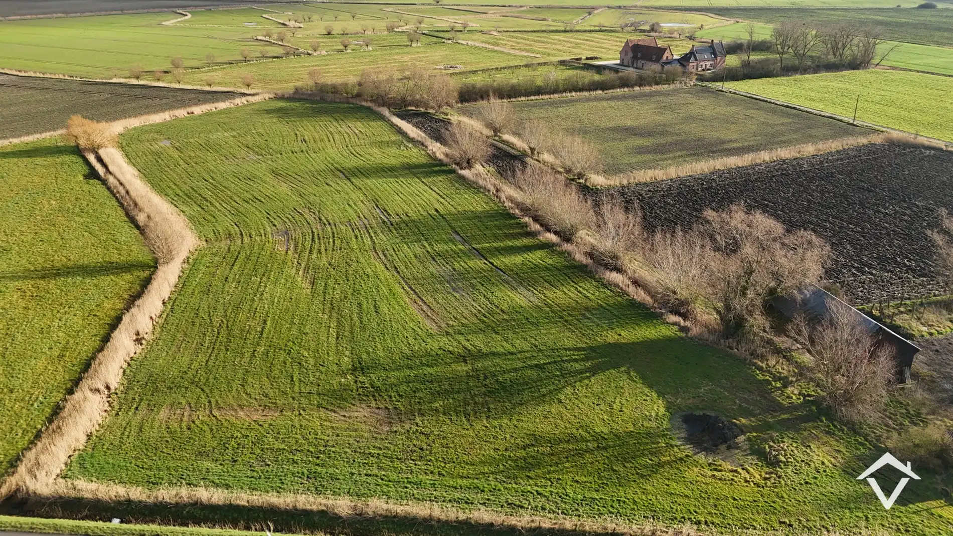 Te herbouwen of te slopen hoeve op ruim perceel in landelijke omgeving foto 11