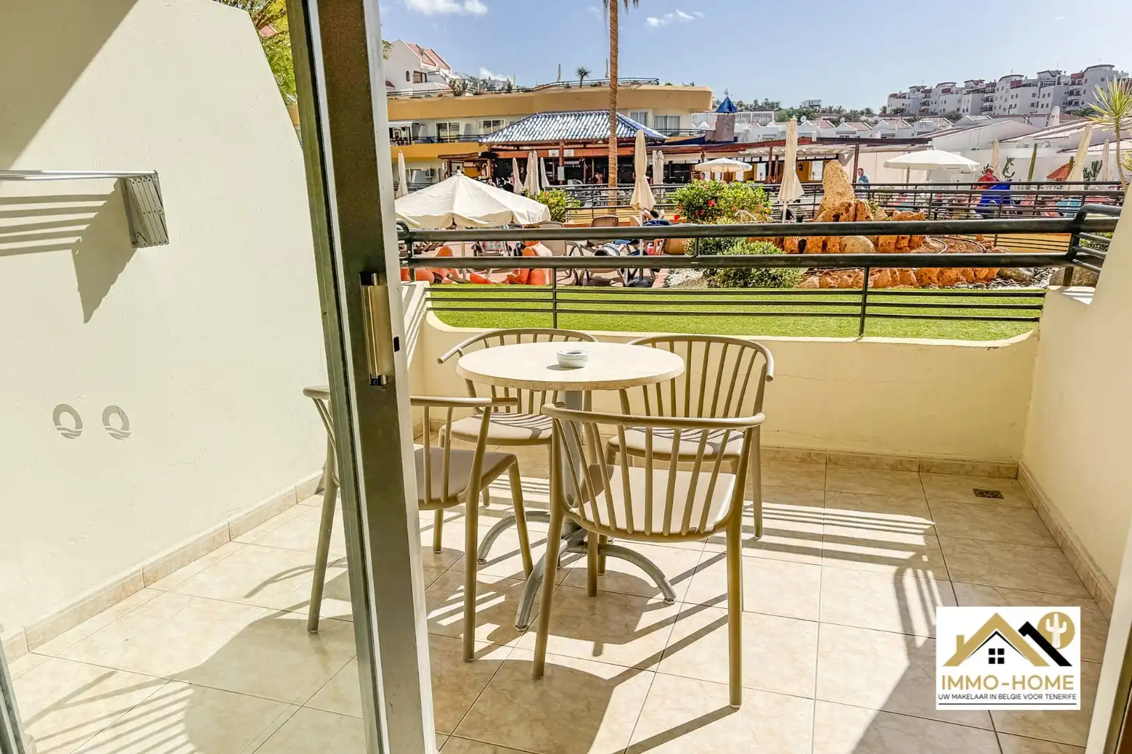 Appartement vlakbij zee in Costa Adeje, Tenerife  foto {{pictureIndex}}