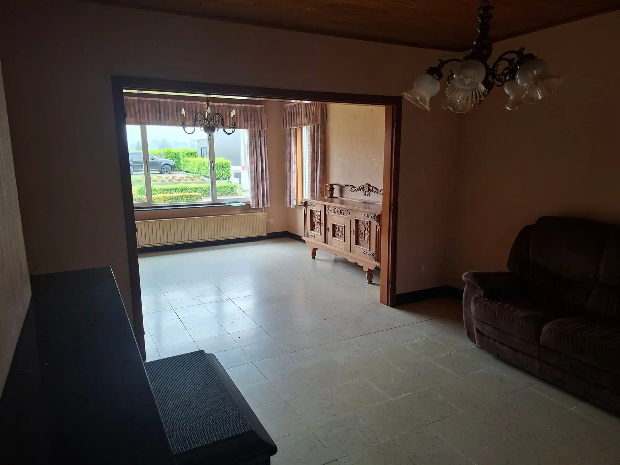 Volledig te renoveren woning met tal van mogelijkheden op een ruim perceel. foto 6