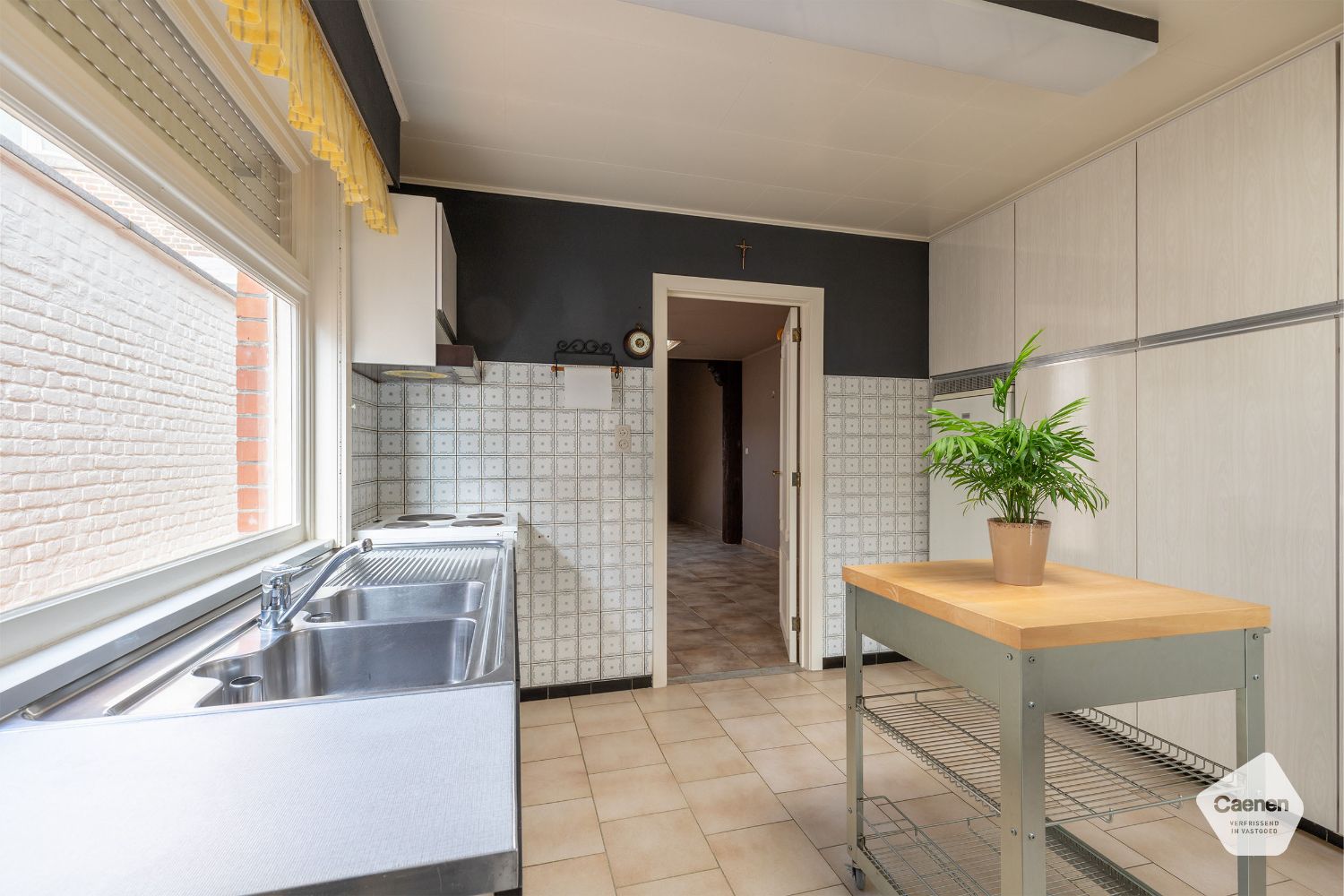 OP TE FRISSEN GOED ONDERHOUDEN WONING in het hartje van Ruddervoorde met 4 SLAAPKAMERS en PRACHTIGE TUIN! foto 8