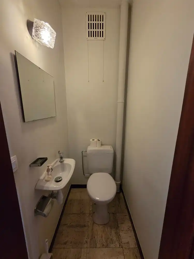 Uitzonderlijk ruim appartement met 4 slaapkamers, bureau en dubbele garage foto 16