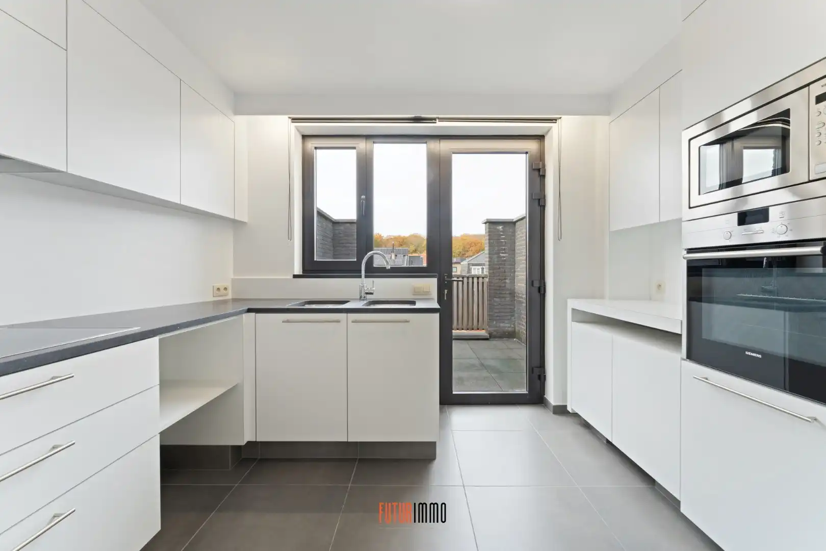 Opbrengsteigendom: duplexappartement + 12 garages foto 7