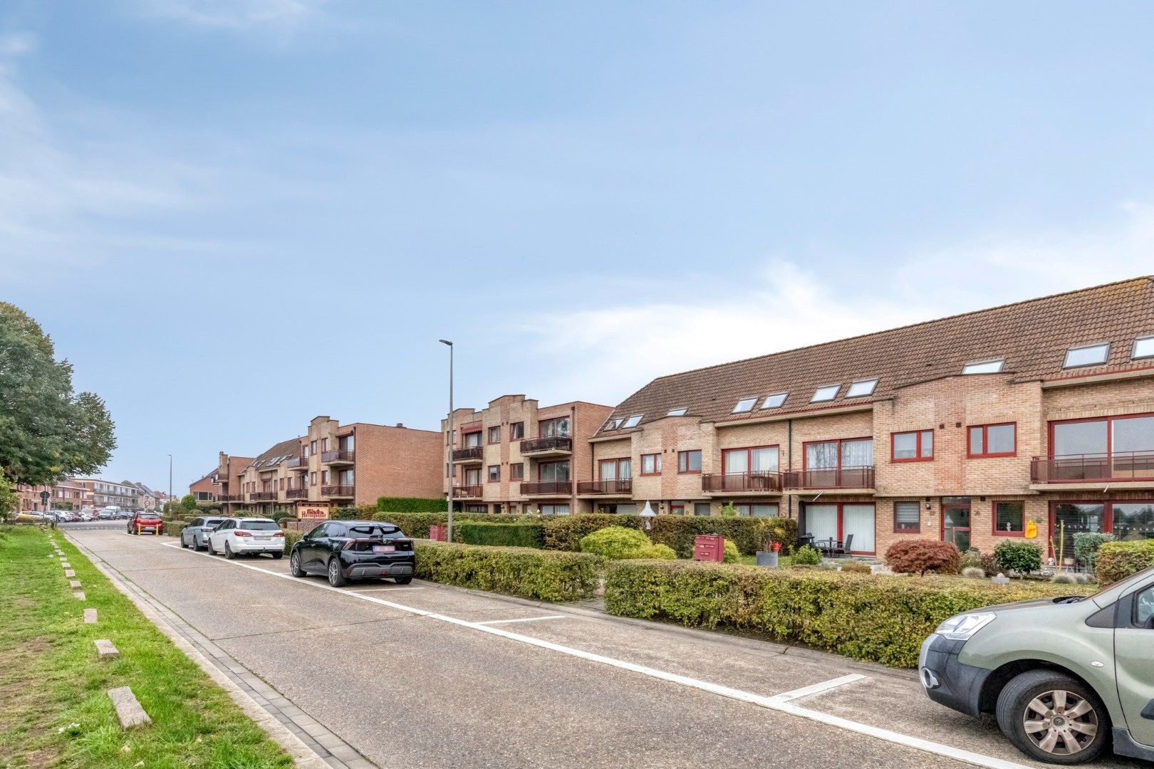 Riant dakappartement met terras en garage foto 21