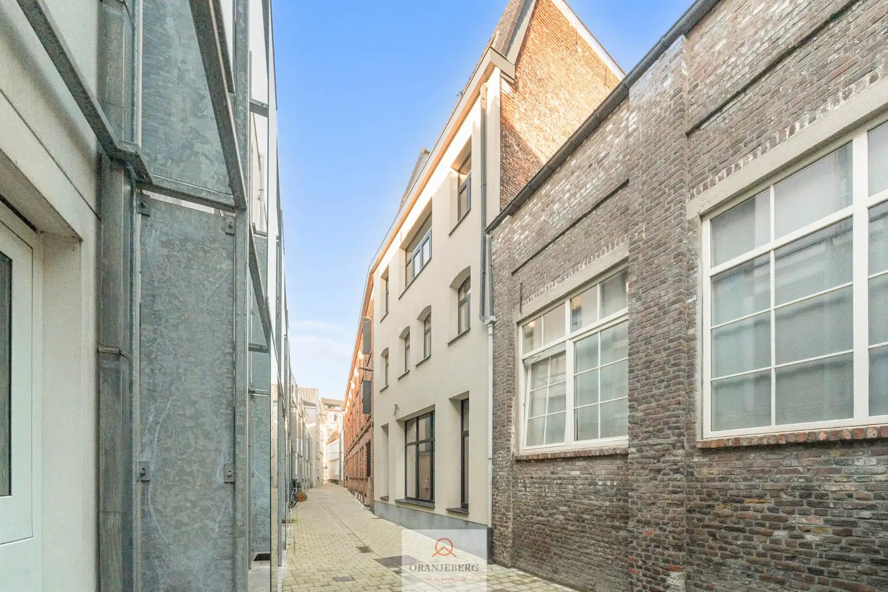 Uniek appartement in historisch gebouw foto 19