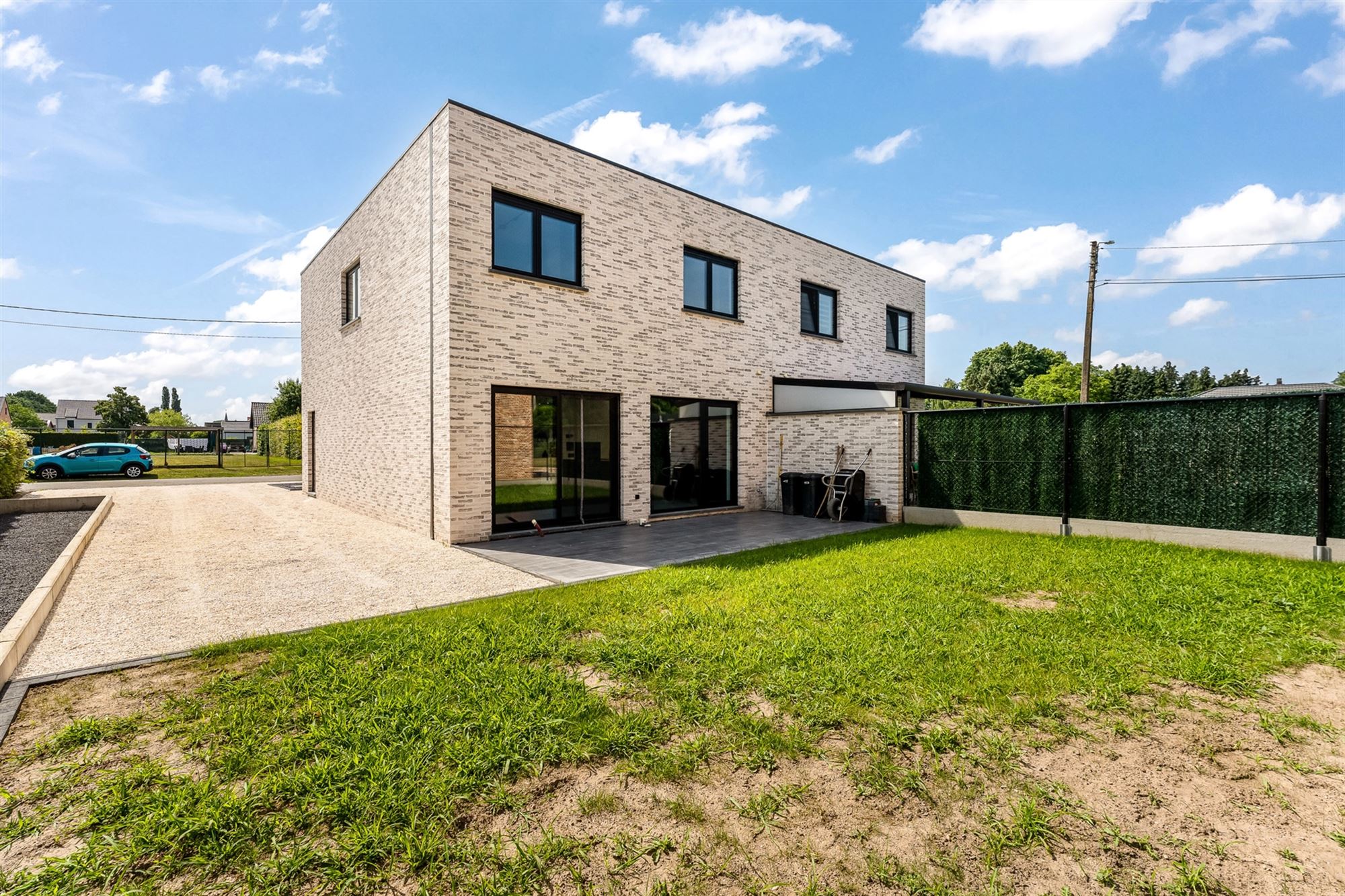 RECENTE WONING MET 3 SLAAPKAMERS EN KWALITATIEVE AFWERKING OP RUSTIGE LIGGING foto 24
