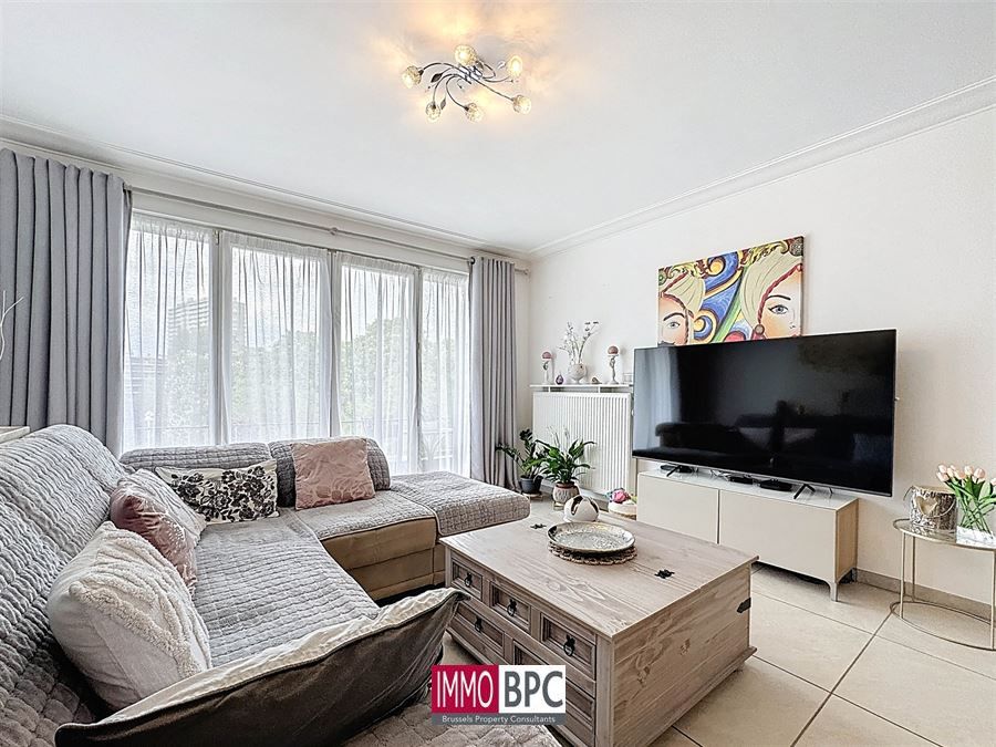 Instapklaar, ruim appartement met 2 slaapkamers, kelder en garage inbegrepen foto 3