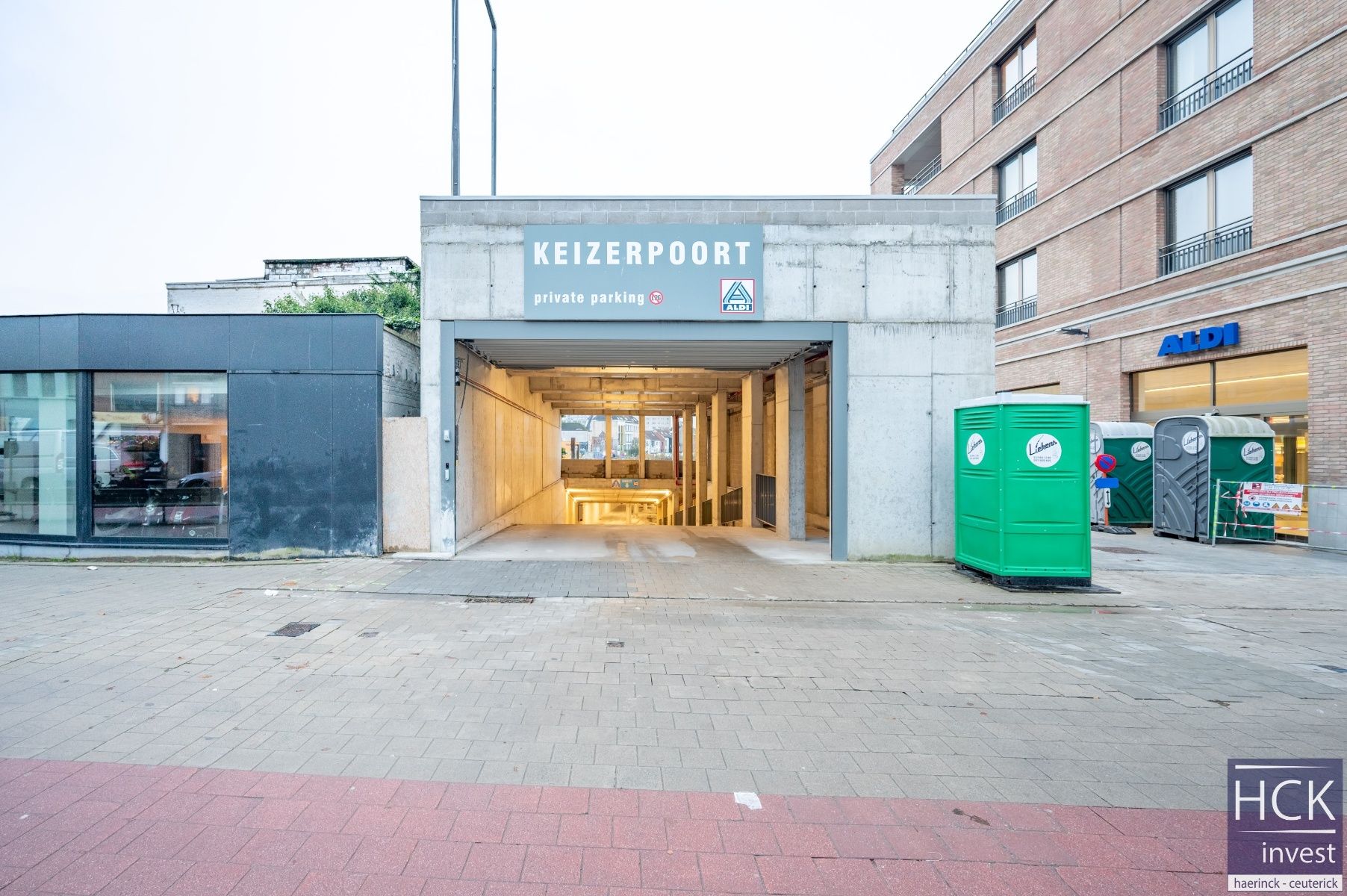 GENT - KEIZERPOORT - Nieuwbouw, ruime afgesloten garage foto 2