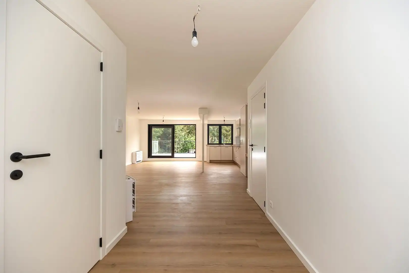 Gloednieuw gerenoveerd 2-slaapkamerappartement met groot terras foto 14