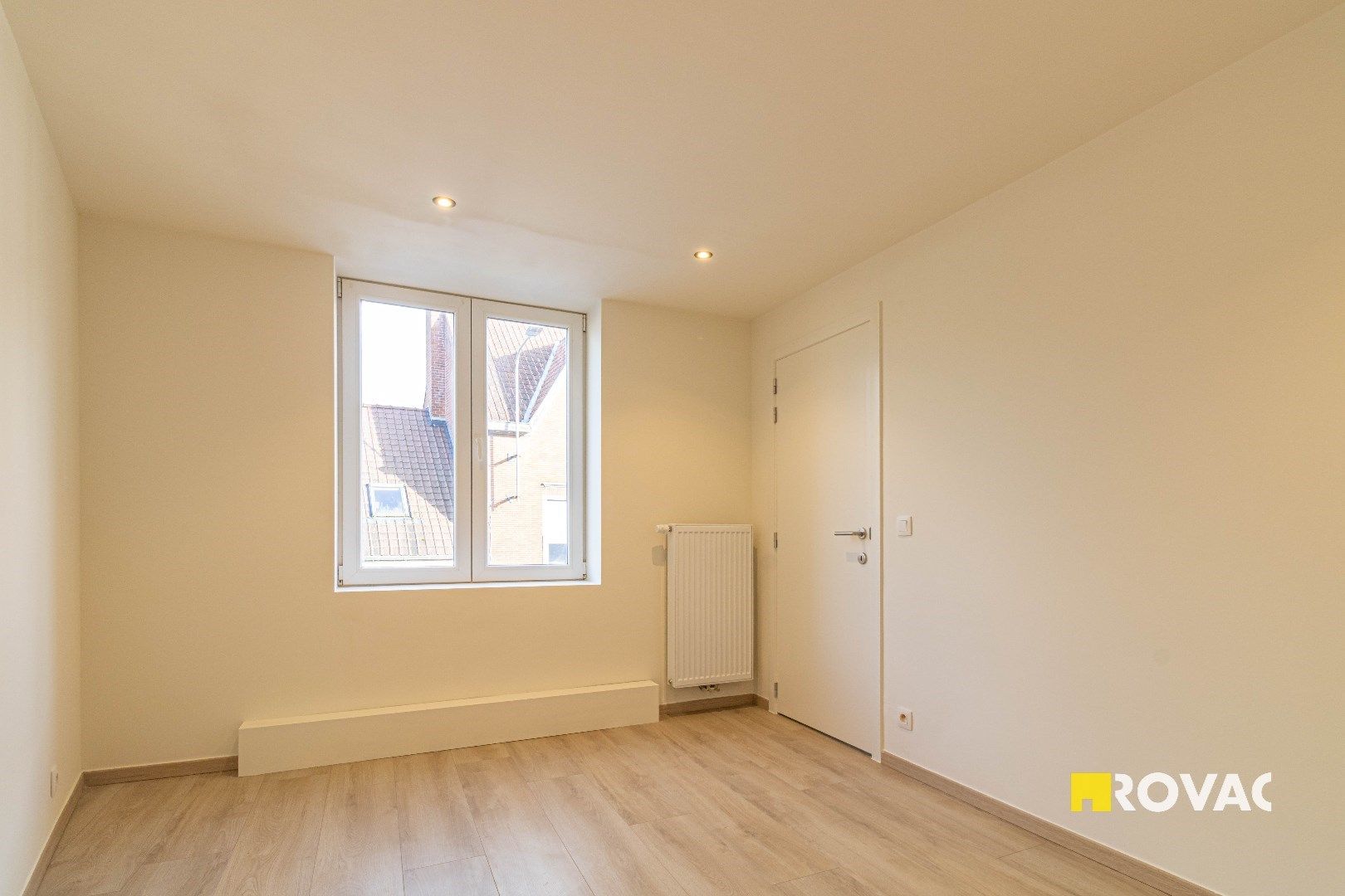 Volledig gerenoveerde woning met 3 slaapkamers en tuin foto 10