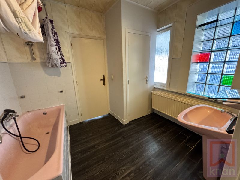 Ruime energiezuinige woning met 3 slpks, zolder, veranda, kelder en magazijn foto 8