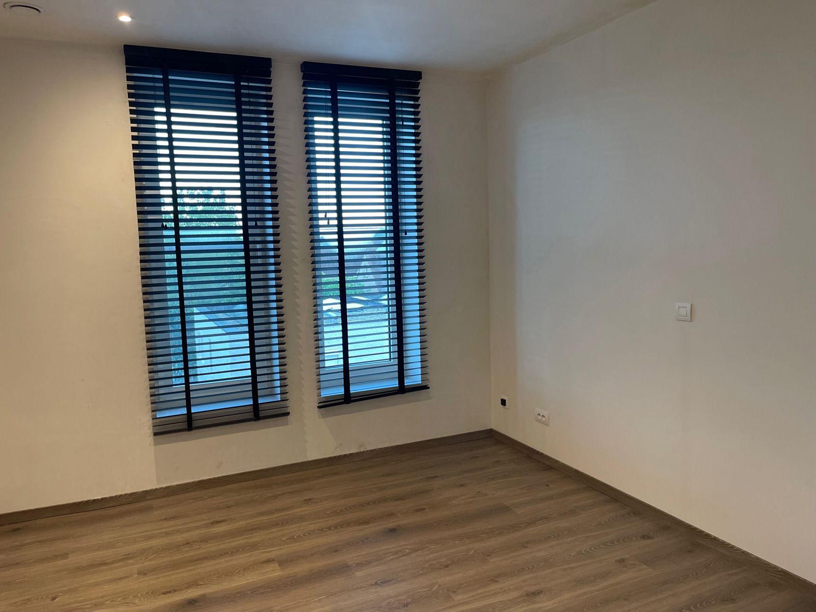 Lichtrijk appartement met terras en autostaanpl. in Wetteren foto 4