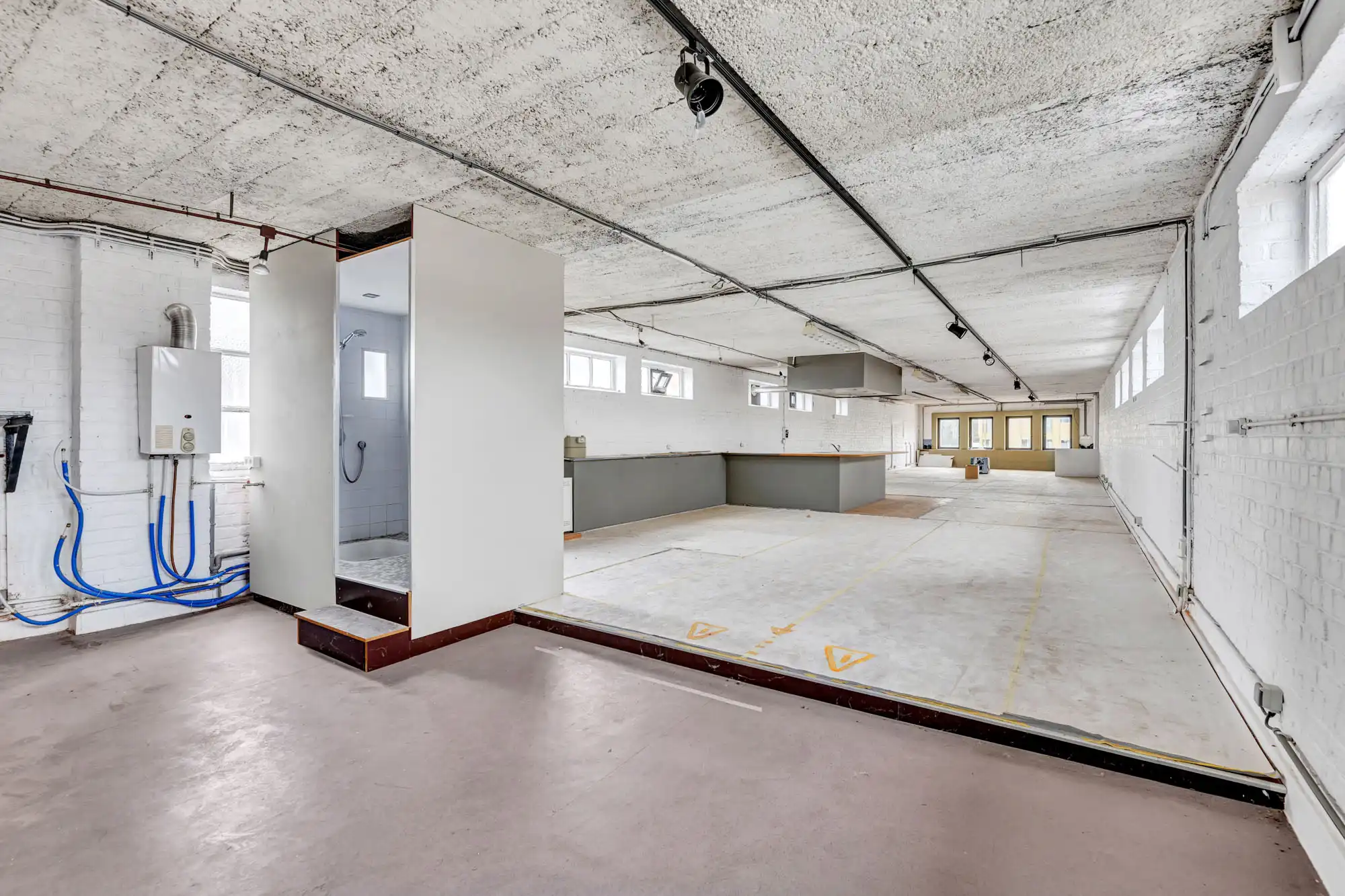 Uniek loftpand van 750m² in Aalst foto 14