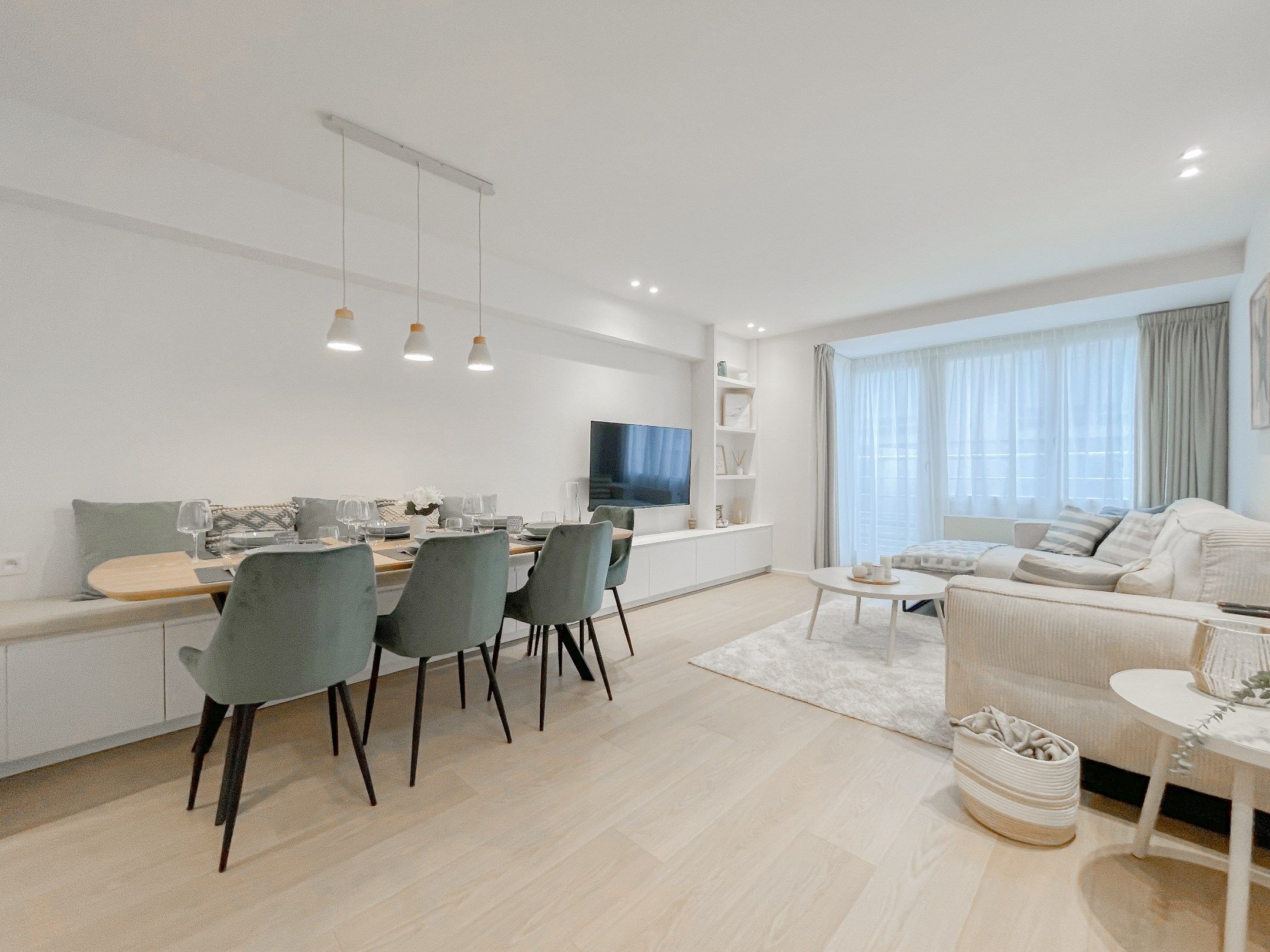Tijdloos volledig gerenoveerd appartement gelegen nabij het Driehoeksplein en de Zeedijk. foto 7