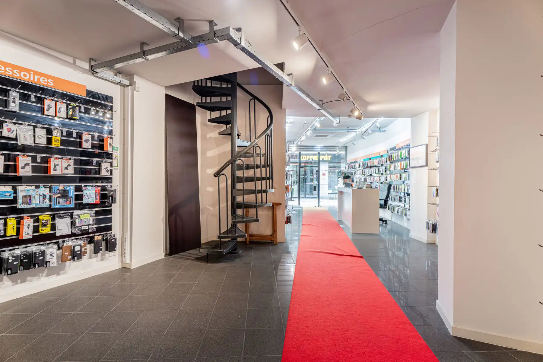 Veelzijdig handelshuis op toplocatie in het centrum van Halle foto 4