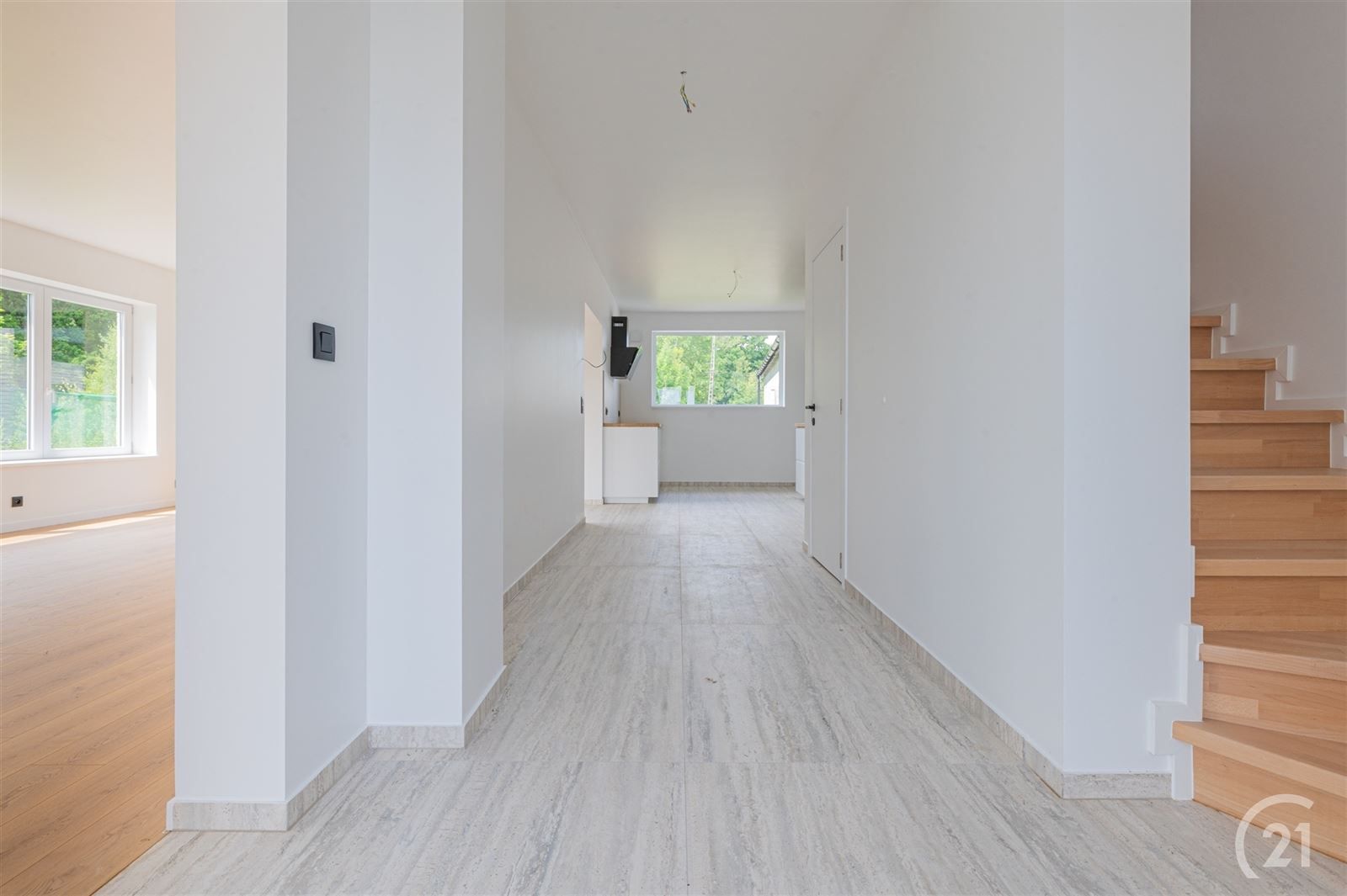 Magnifiek gerenoveerde woning met bijgebouw en parkeergelegenheid foto 9