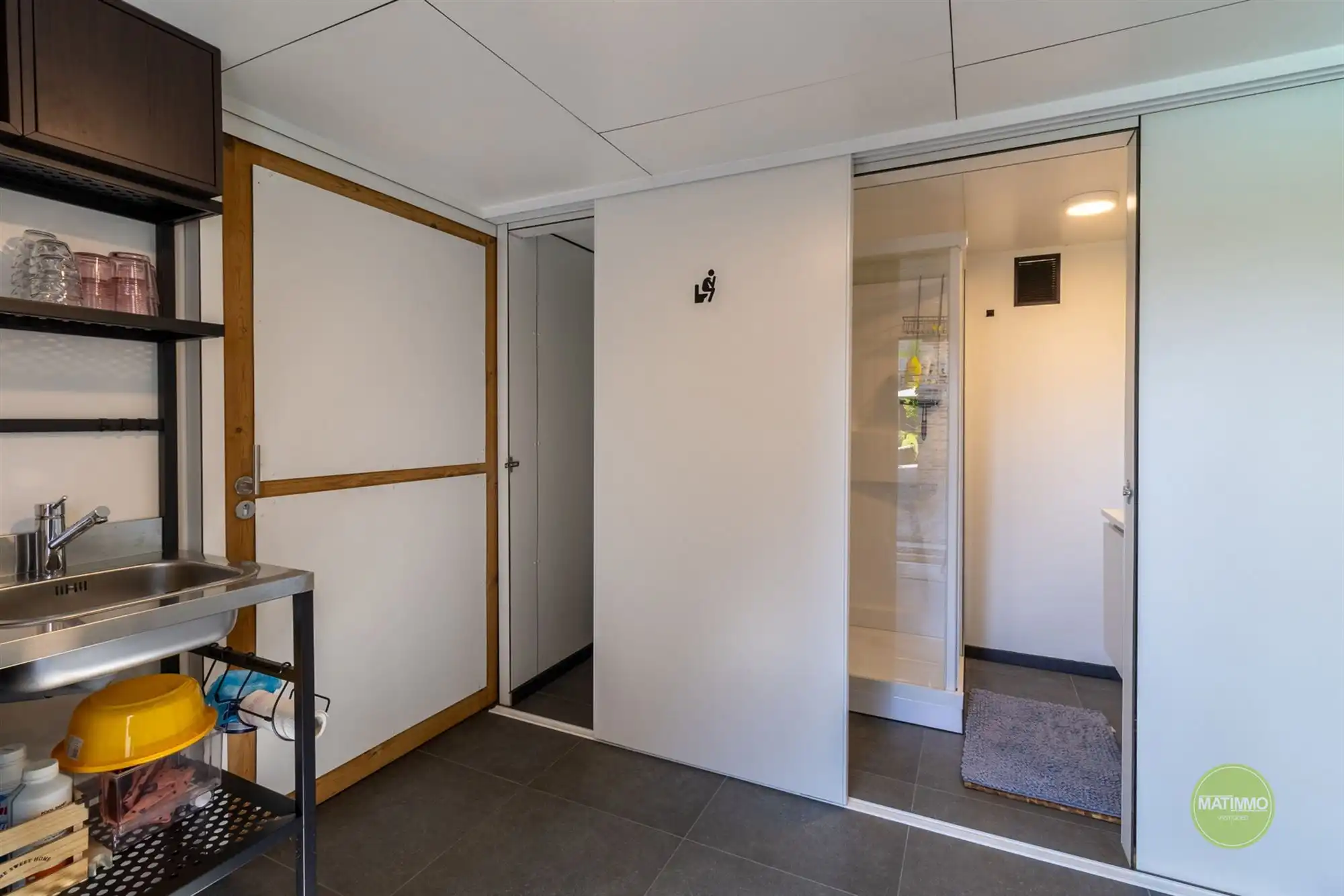 Instapklare gezinswoning met magazijn, zwembad en poolhouse  foto 30