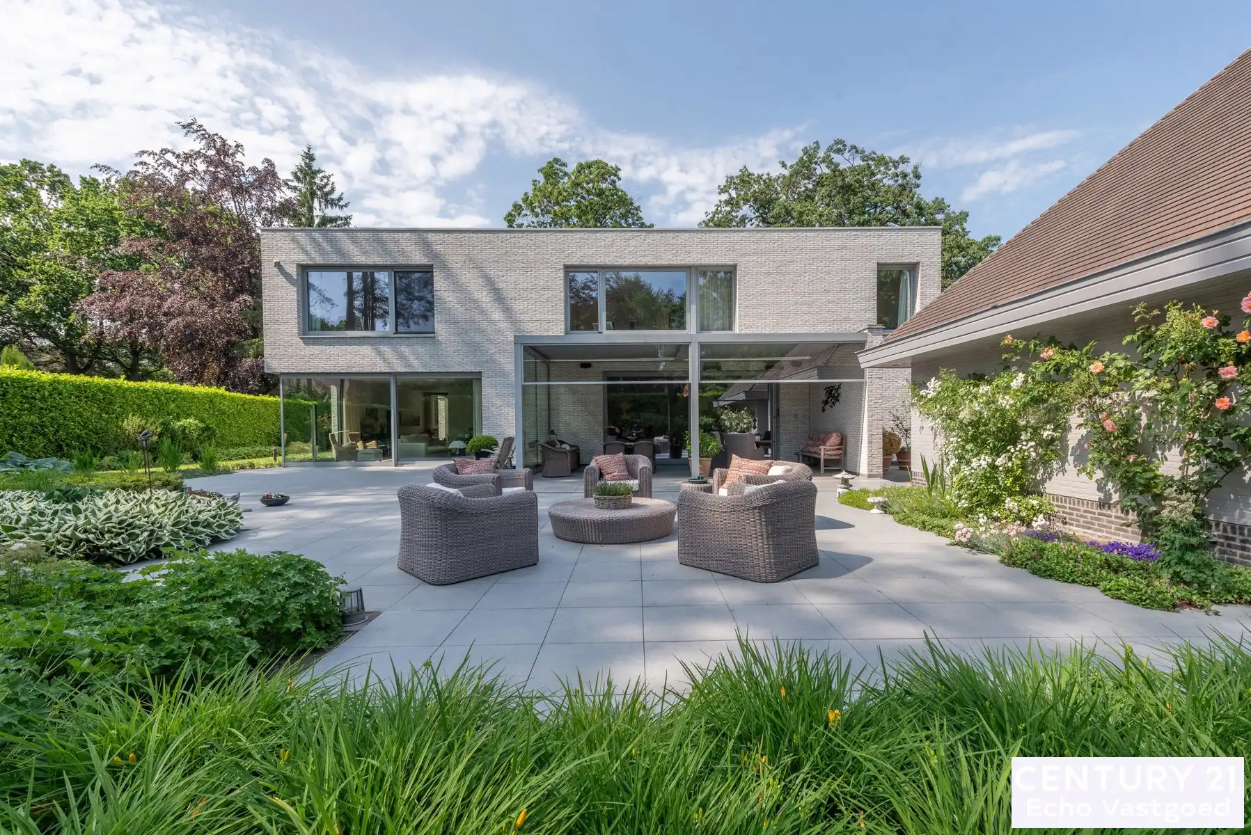 Exclusieve onderhouden architectenvilla in villawijk De Lint foto 2