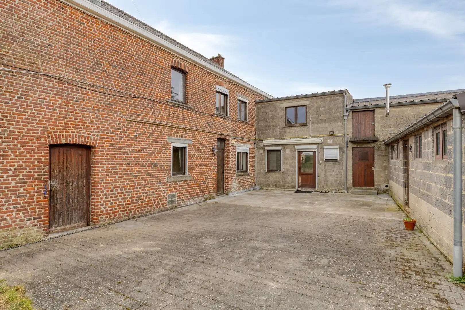 Mogelijkheid te splitsen in 2 woningen - Half open bebouwing (hoeve) met 5 slaapkamers, tuin, terras en zeer ruime garage in Oorbeek (Tienen)! – EPC 730 kWh/m²  foto 25
