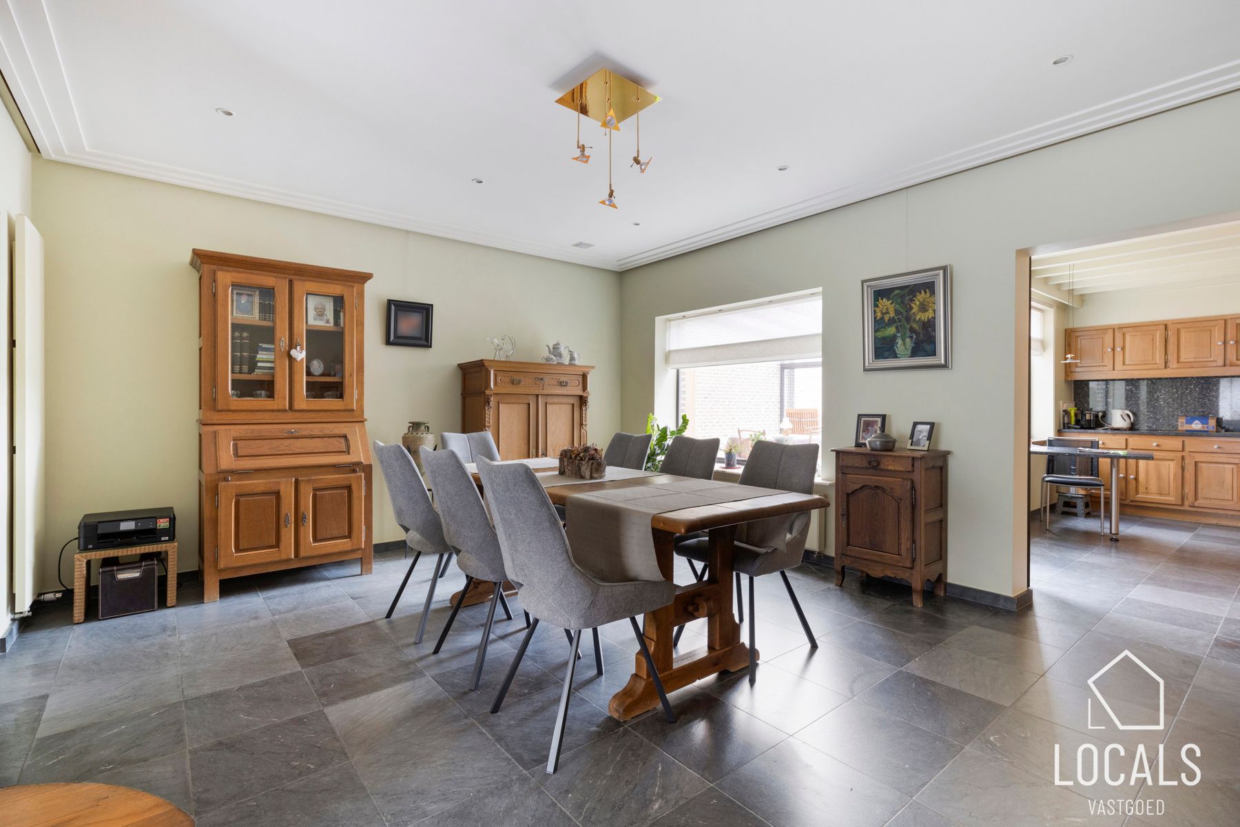 Instapklare woning met 3 slaapkamers + zolder, tuin, garage foto 4