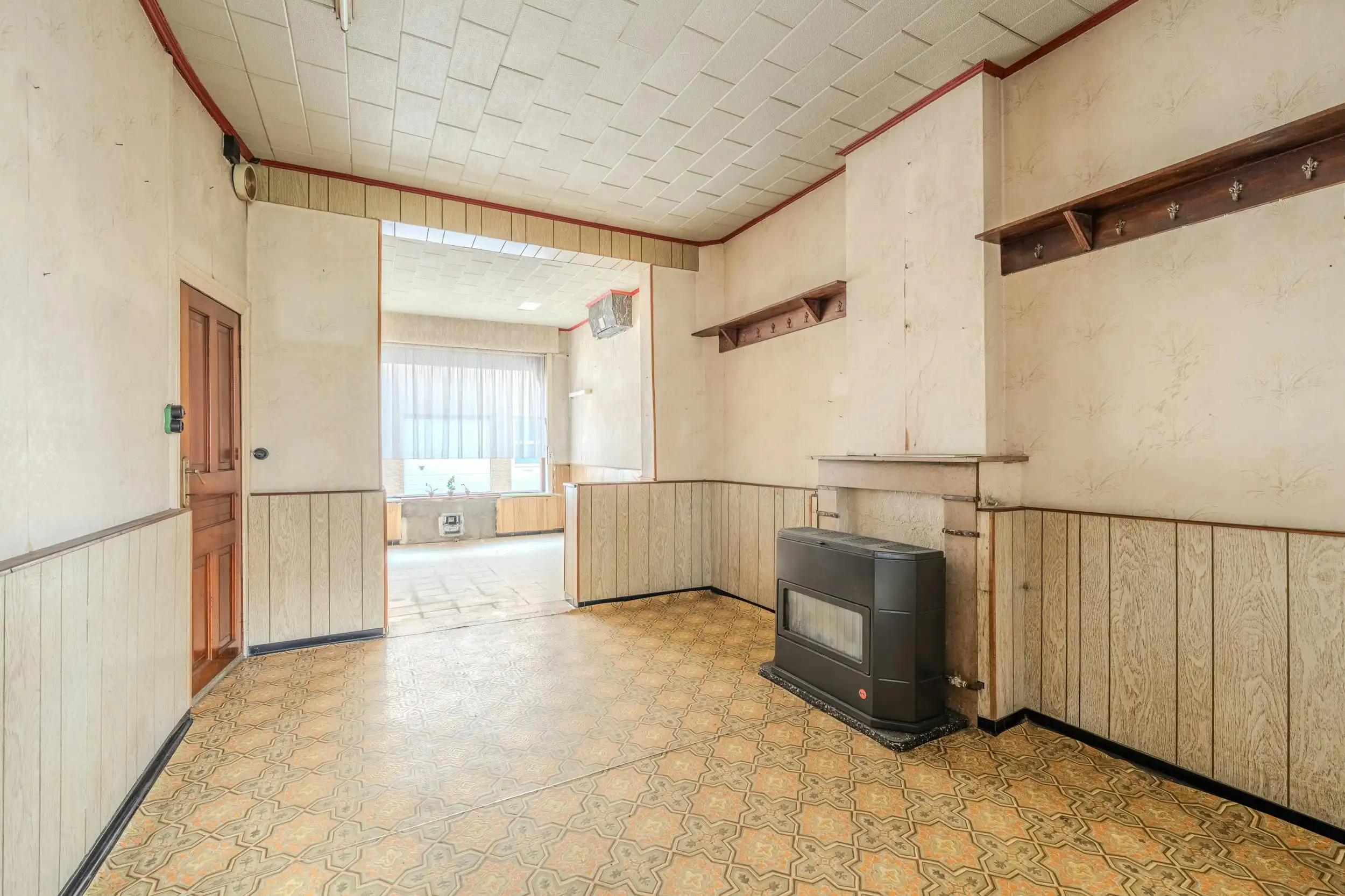 Te renoveren woning met 5 slaapkamers, tuin en garagebox te Middelkerke! foto 9