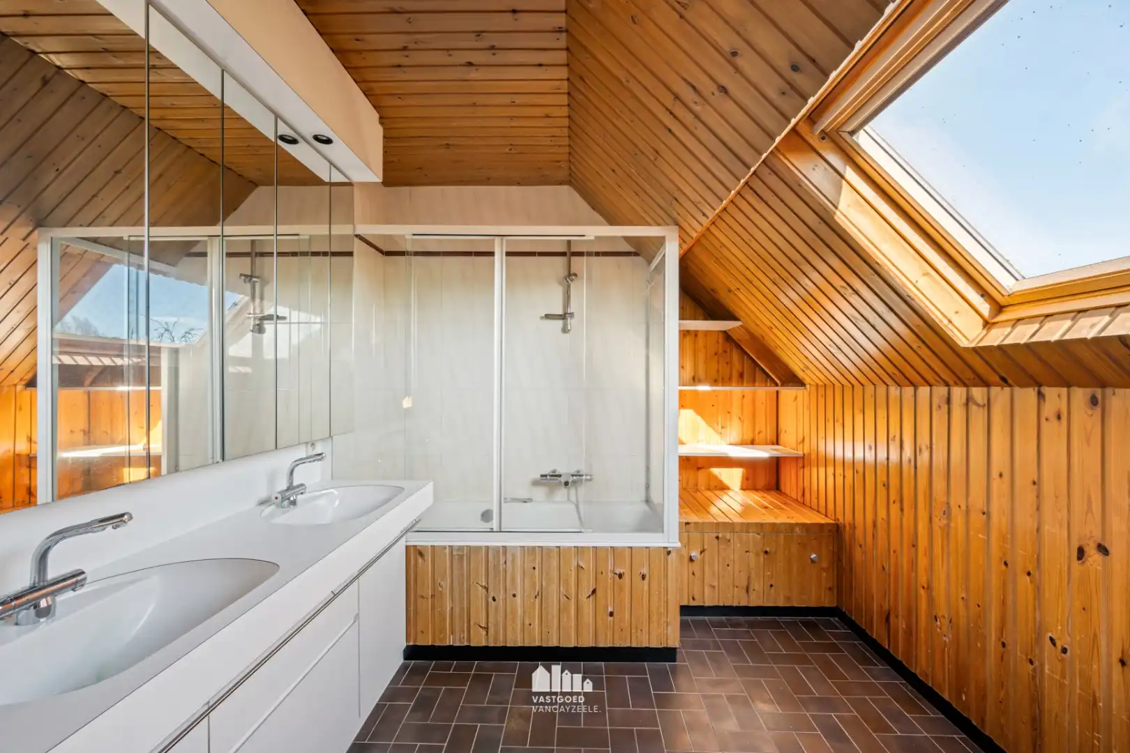  Prachtige villa met achterliggend gastenverblijf en weide op perceel 3.235m².  foto 14