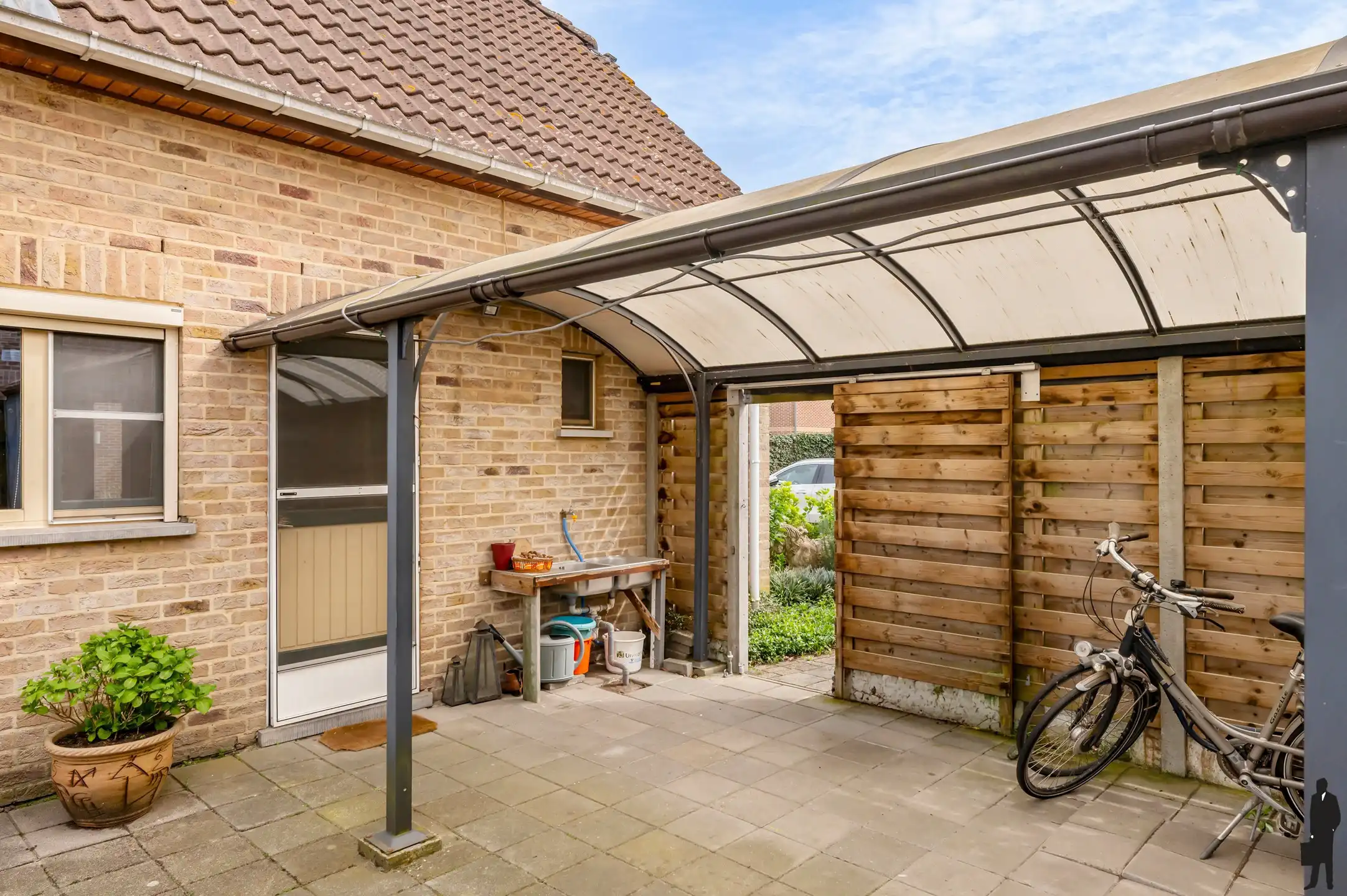 Woning in een gegeerde buurt foto 27