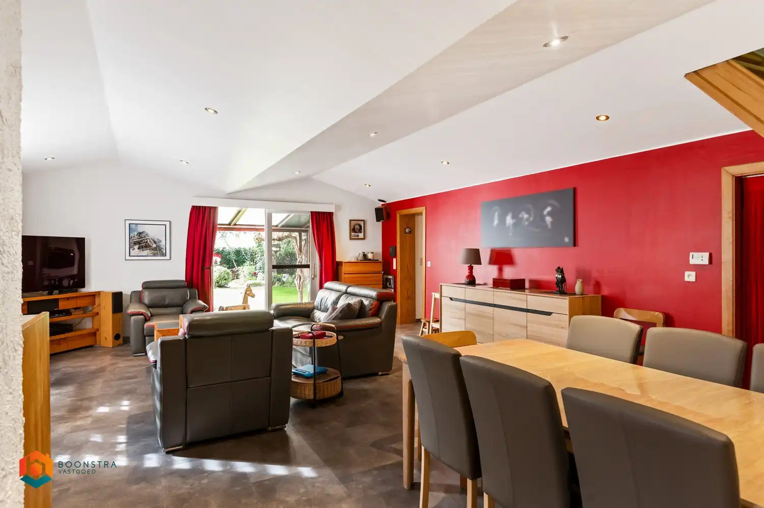 Ruime woning met 5 slpkrs te Blaasveld foto 2