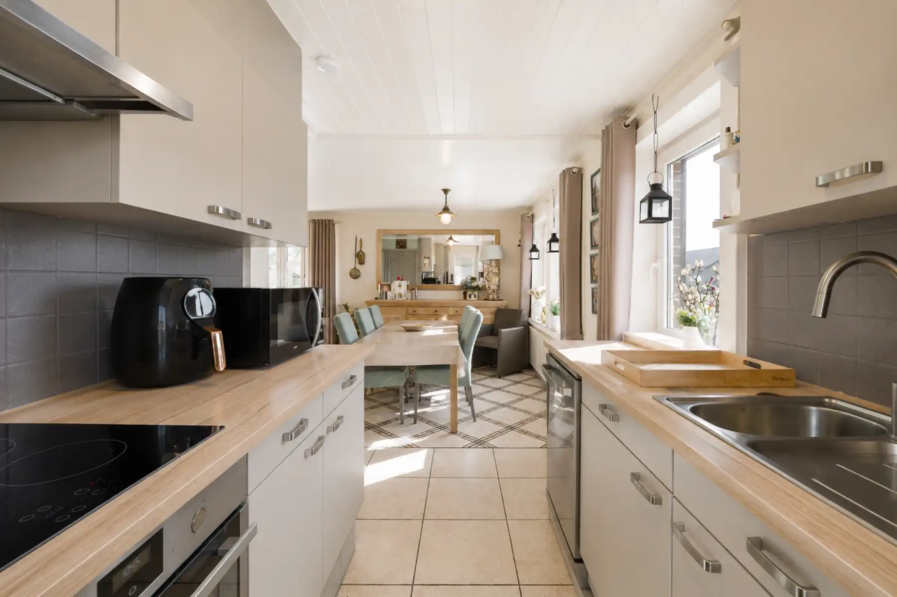 Gelijkvloerse woning met 4 slaapkamers en zonnepanelen  foto 9