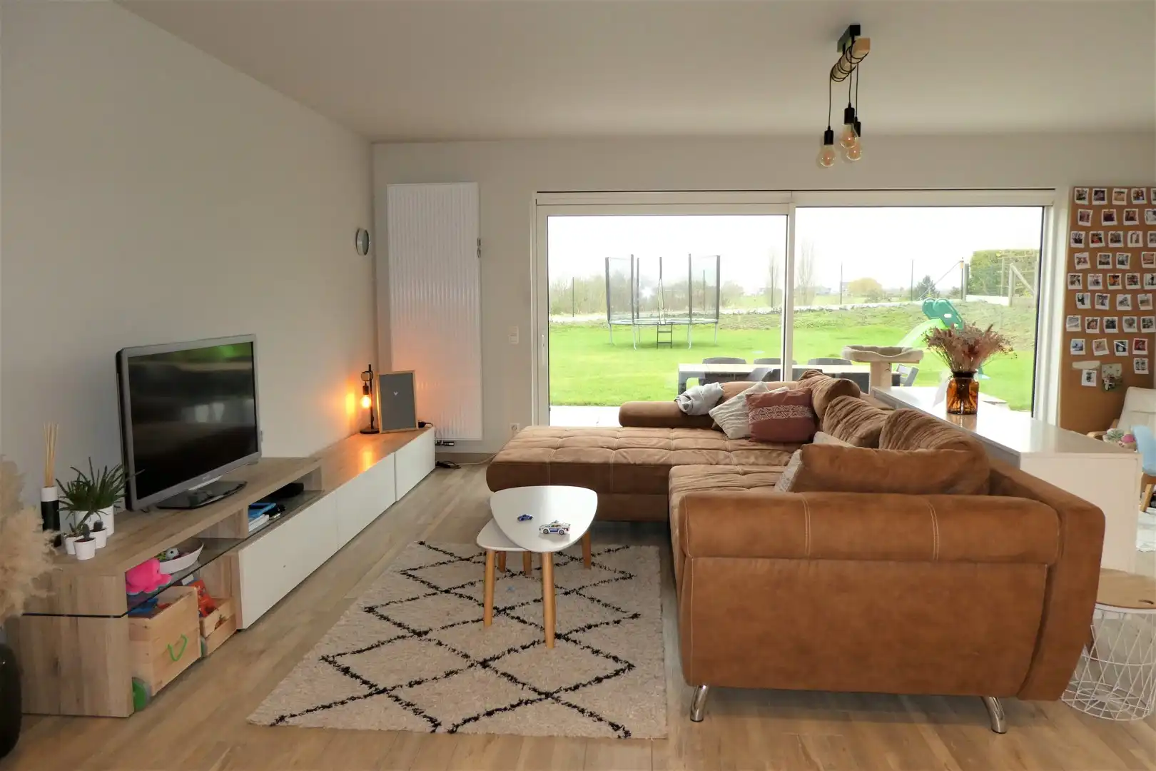 Prachtig nieuwbouw gelijkvloers appartement van 120m² met zuidgericht terras v 54m², tuin, 6 zonnepanelen en twee staanplaatsen. Toegankelijk met rolstoel. Aanrader! foto 10